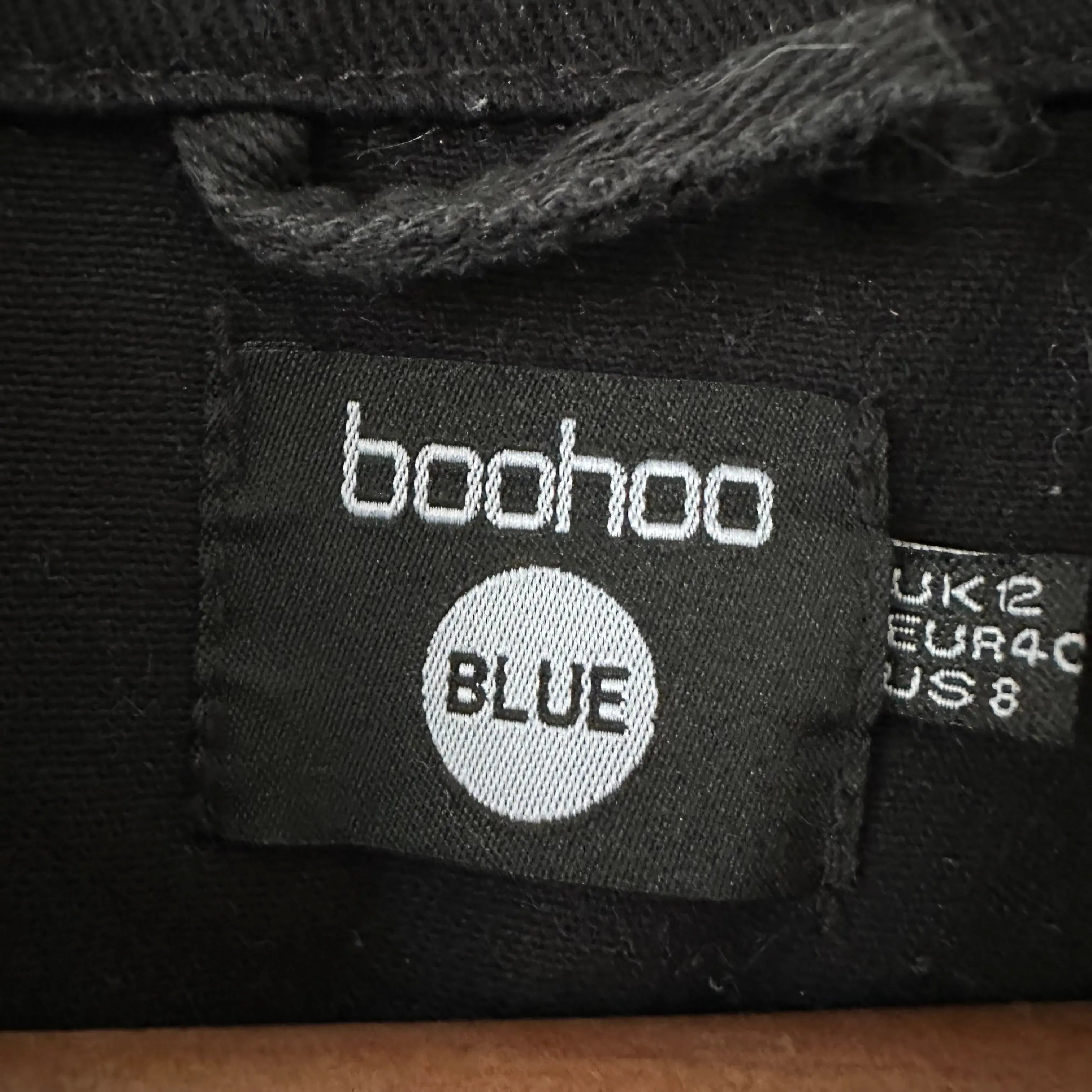 Boohoo musta farkkutakki 40 Bloomy Moon