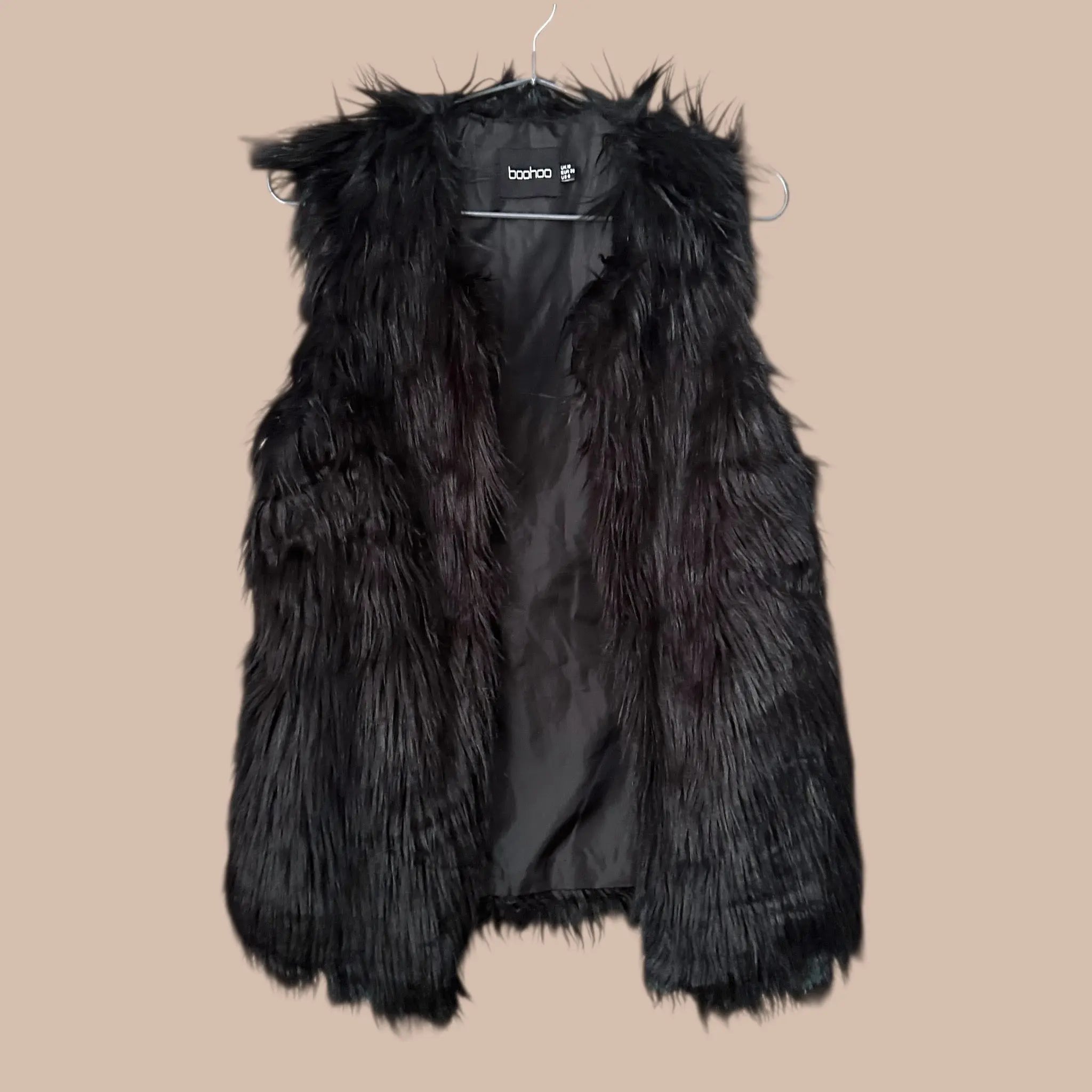 Boohoo musta karvaliivi 38 Bloomy Moon