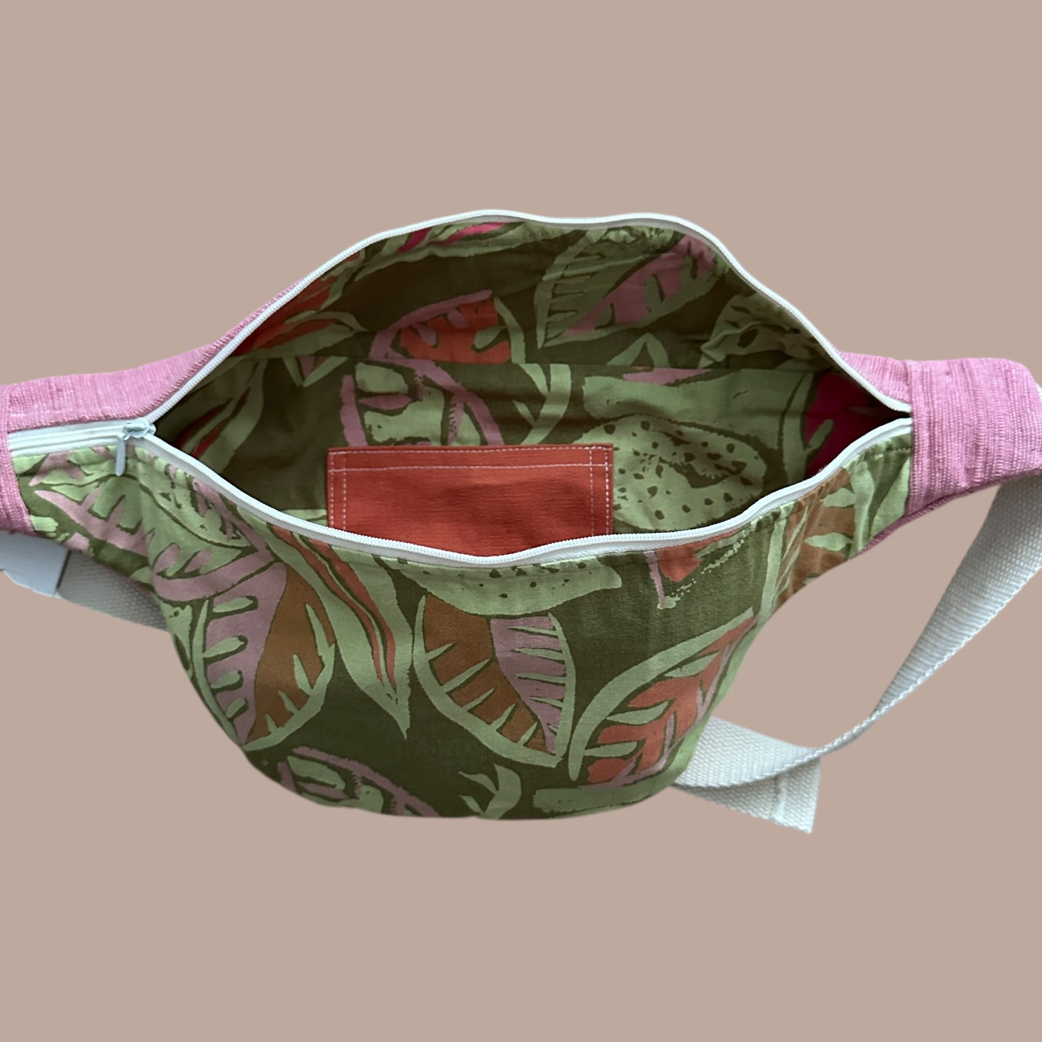 Handmade vyölaukku Bloomy Moon