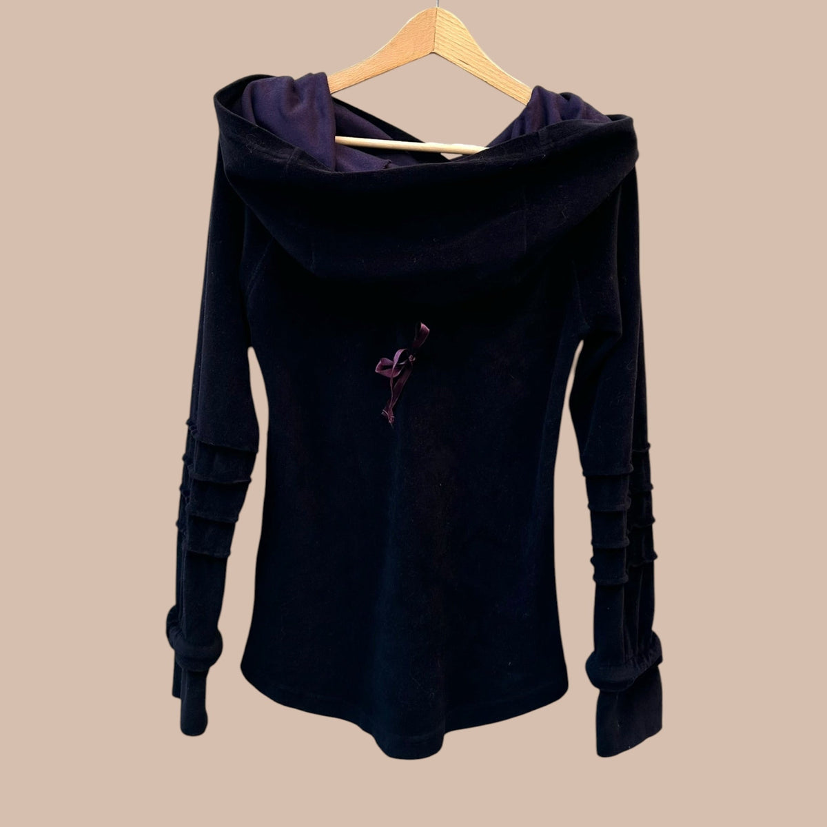 Violetti velourhuppari Bloomy Moon