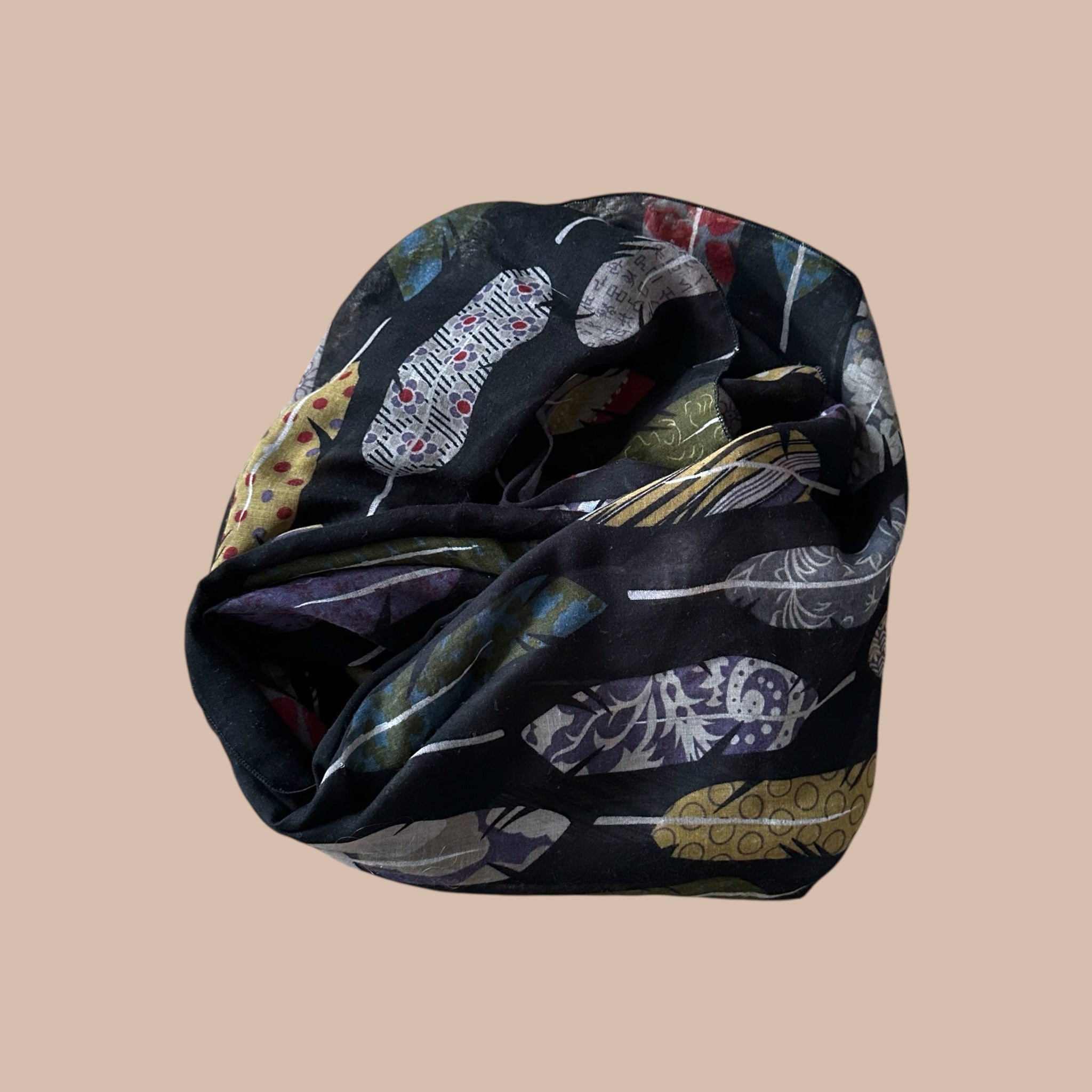 Sulkakuvioinen huivi Bloomy Moon