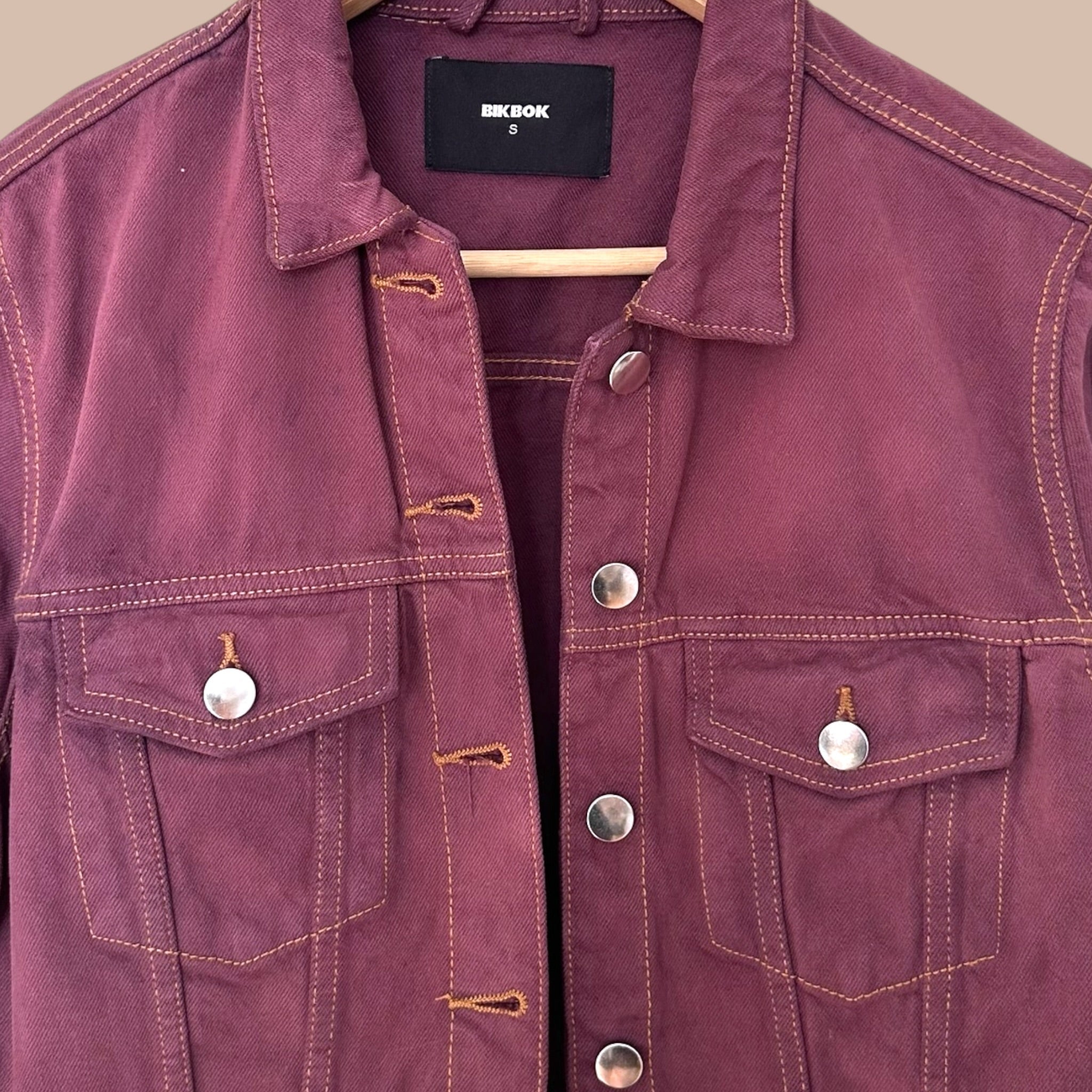 Bik Bok tumman violetti cropattu farkkutakki S Bloomy Moon