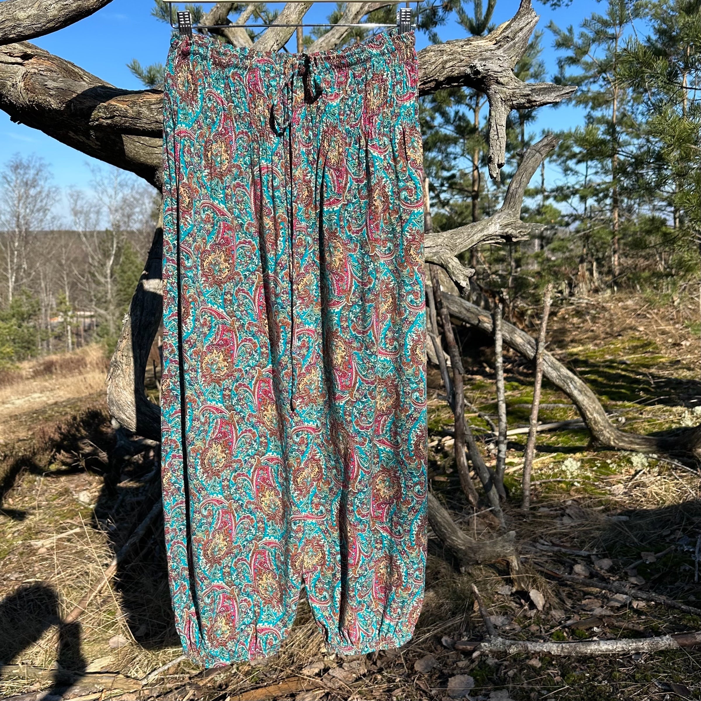 Värikkäät haaremihousut M-L Bloomy Moon