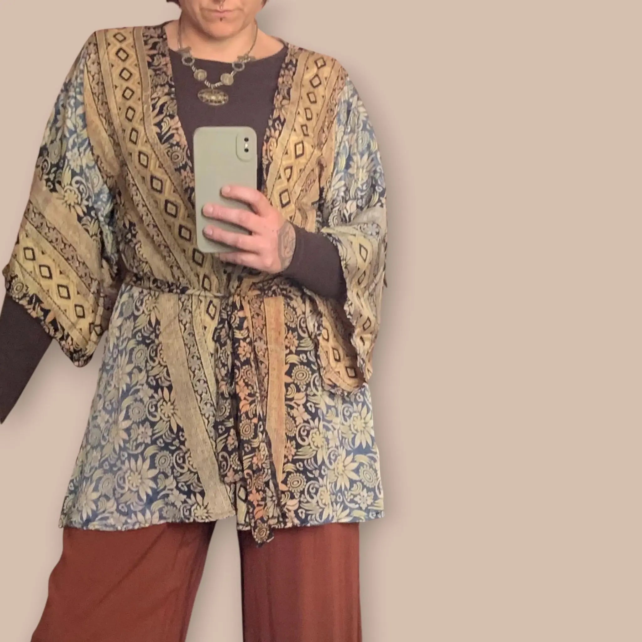 Skorpion Handicraft silkkikimono (Freesize) Bloomy Moon