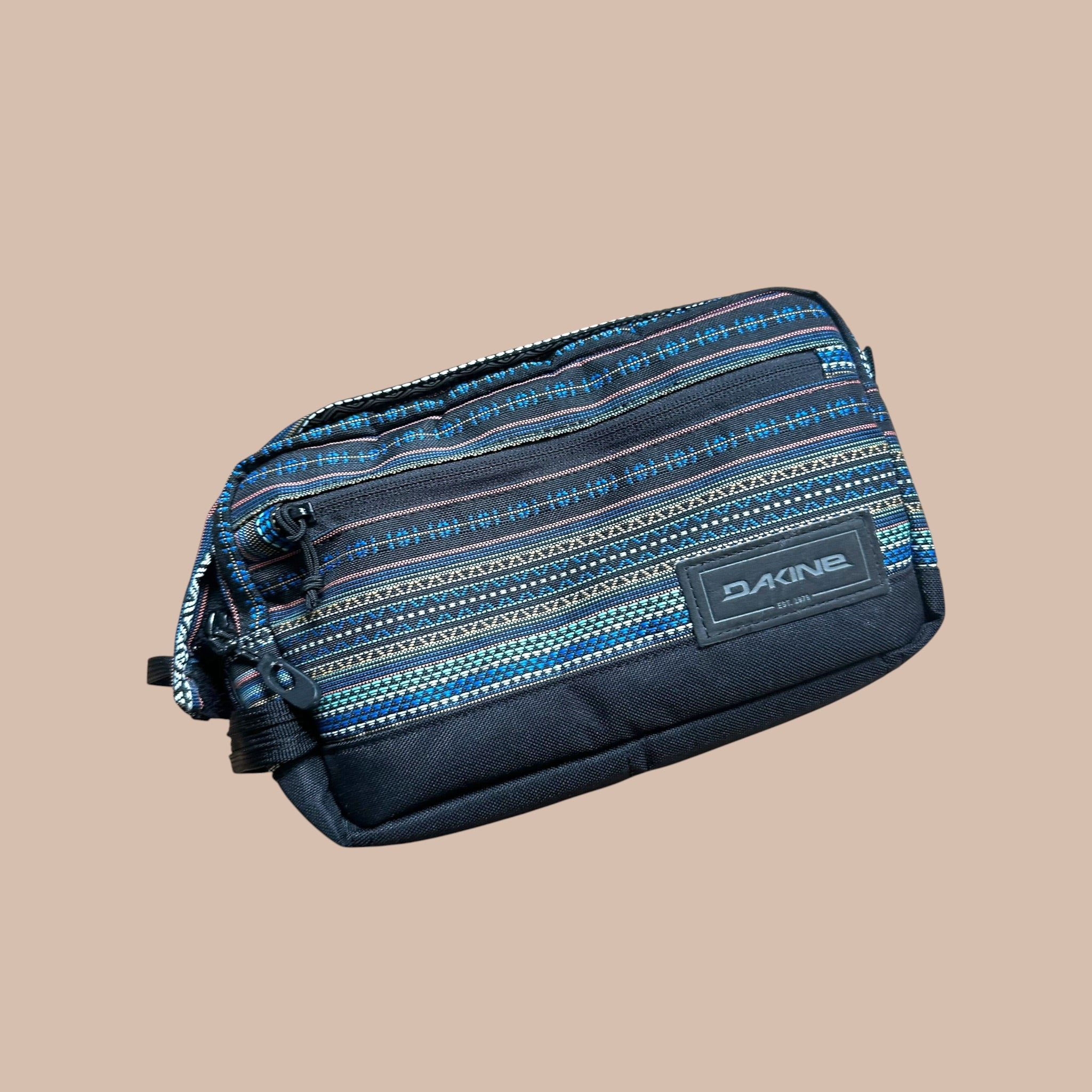 Dakine kosmetiikkalaukku Bloomy Moon