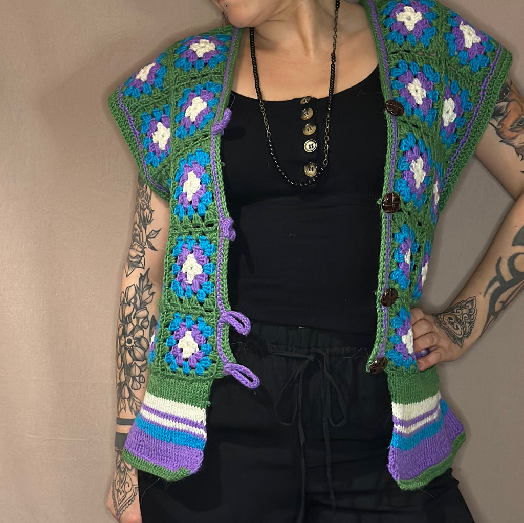 Handmade neuleliivi Bloomy Moon