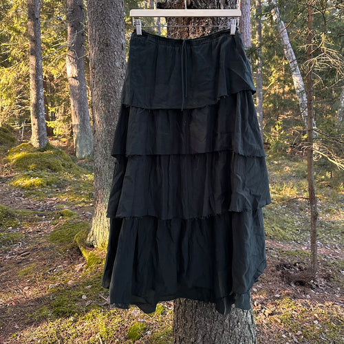 Kerrostettu hame Bloomy Moon