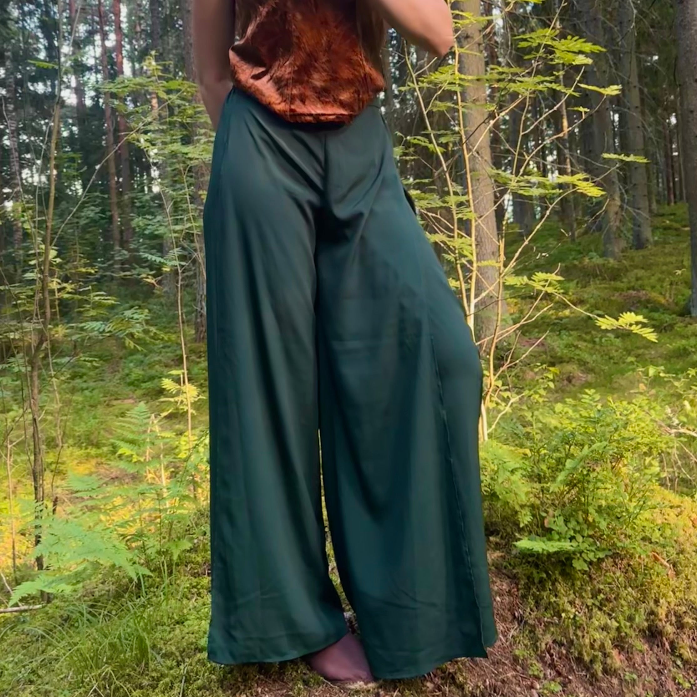 Vihreät leveälahkeiset housut 38