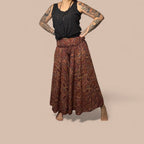 Leveälahkeiset housut (freesize) Bloomy Moon