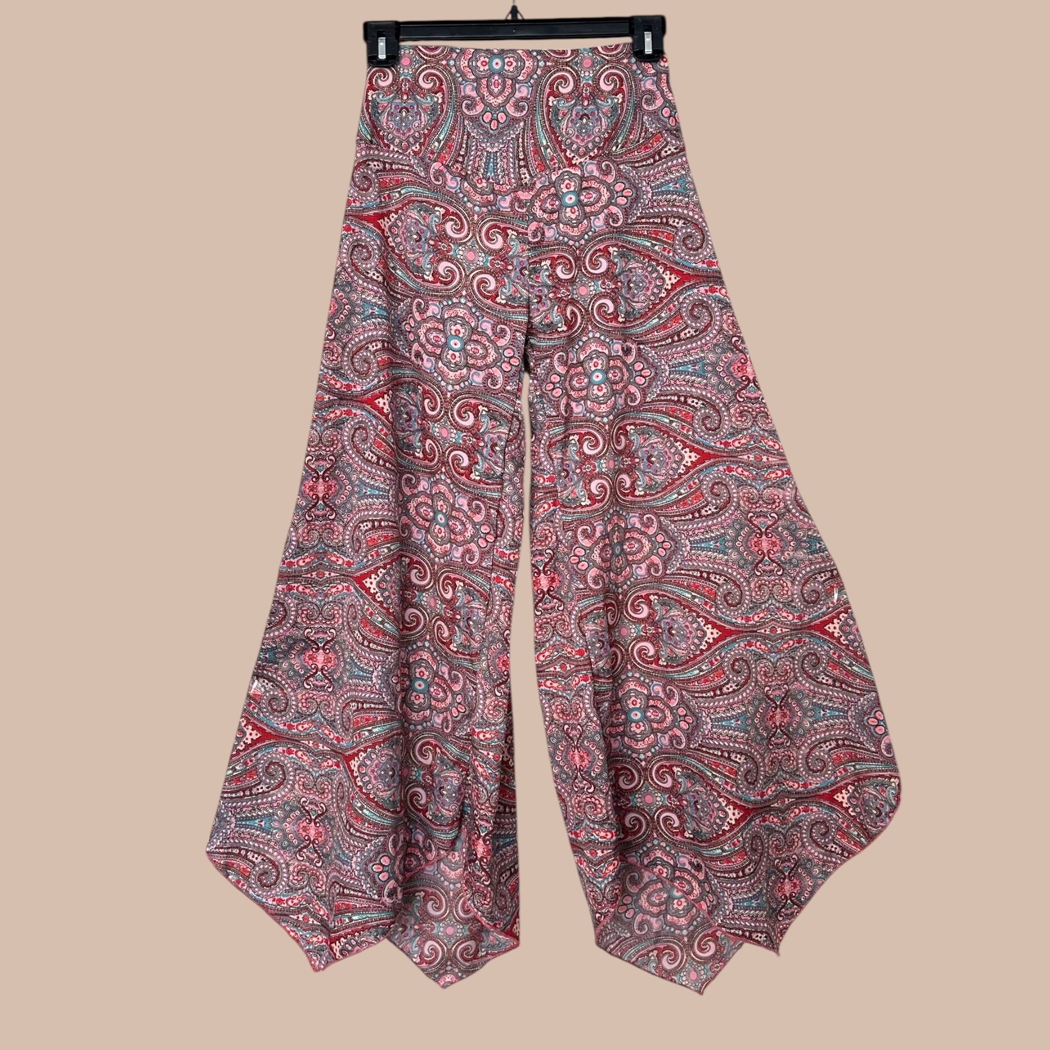 Leveälahkeiset housut S-L Bloomy Moon