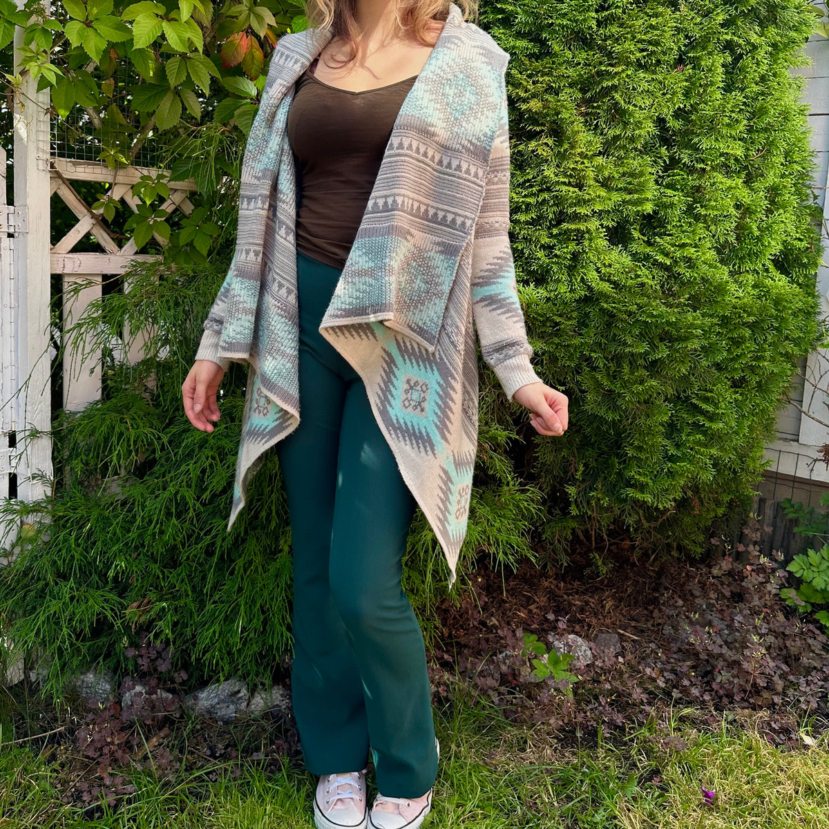 Aztec neuletakki Bloomy Moon
