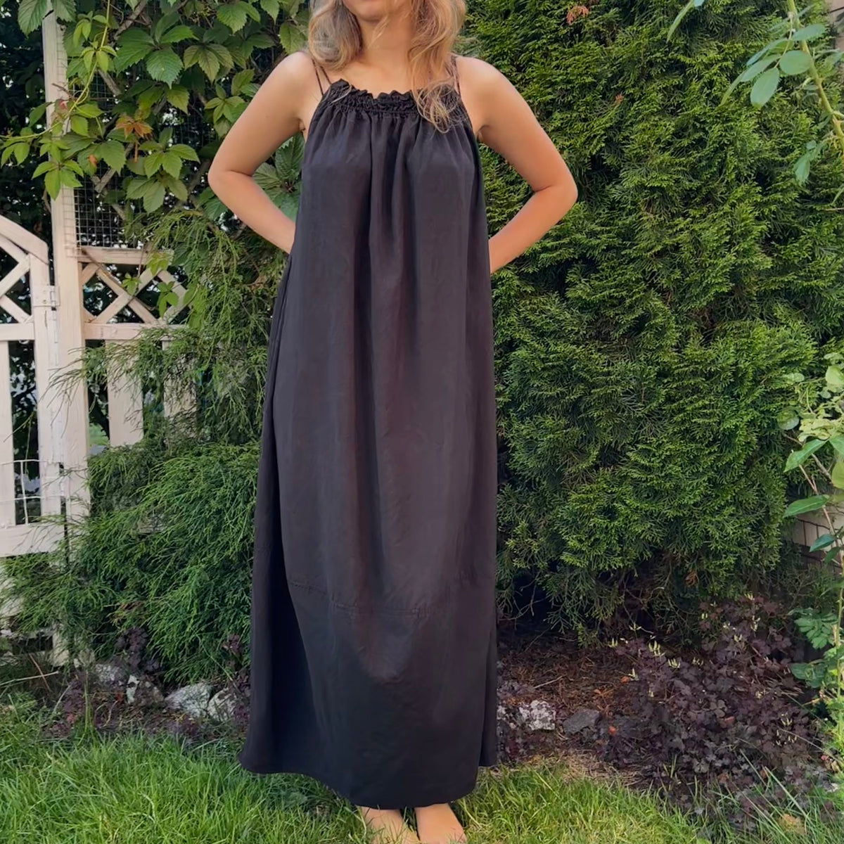 Pellavasekoite mekko Bloomy Moon