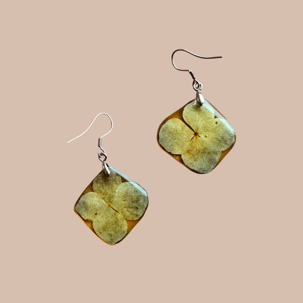 Handmade Kasvikorvakorut Bloomy Moon