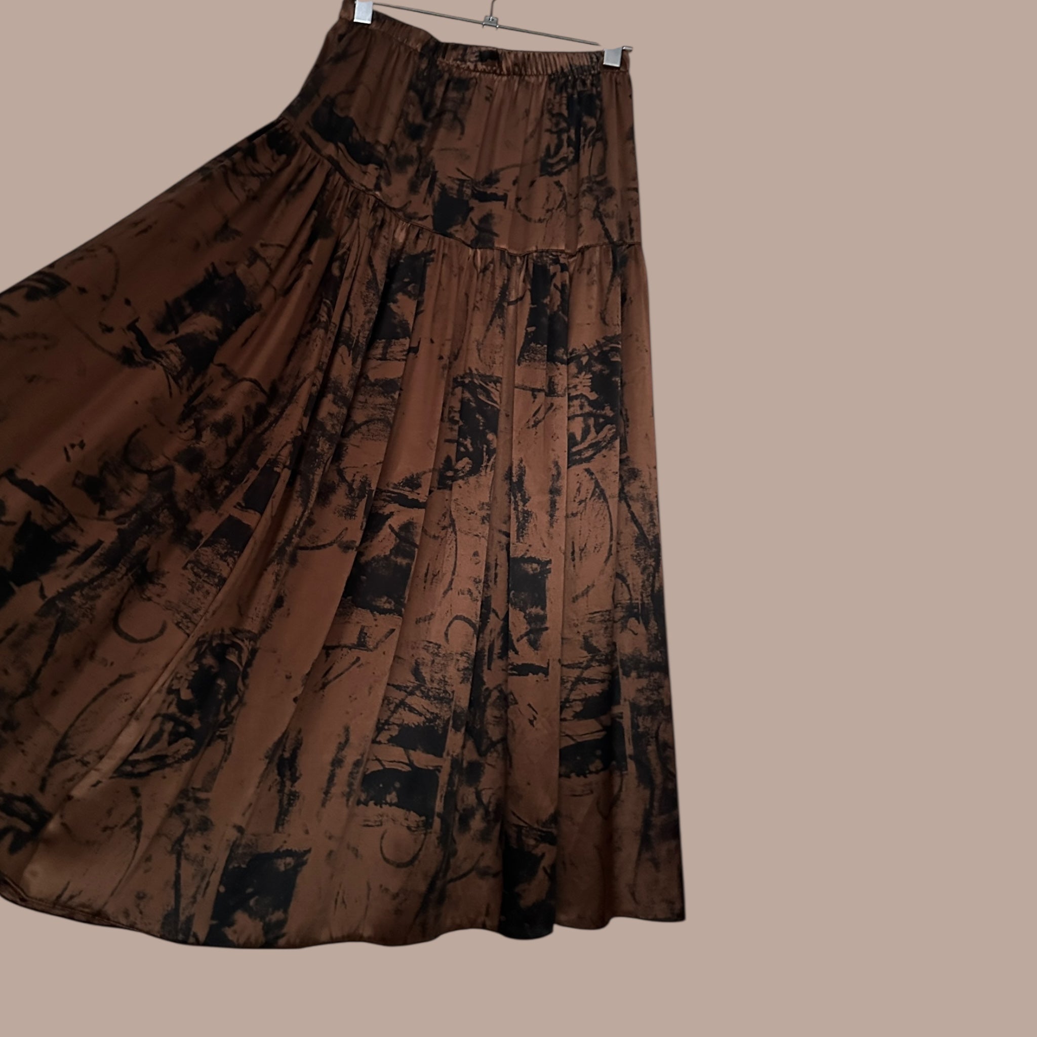 Laskostettu viskoosihame 38 Bloomy Moon