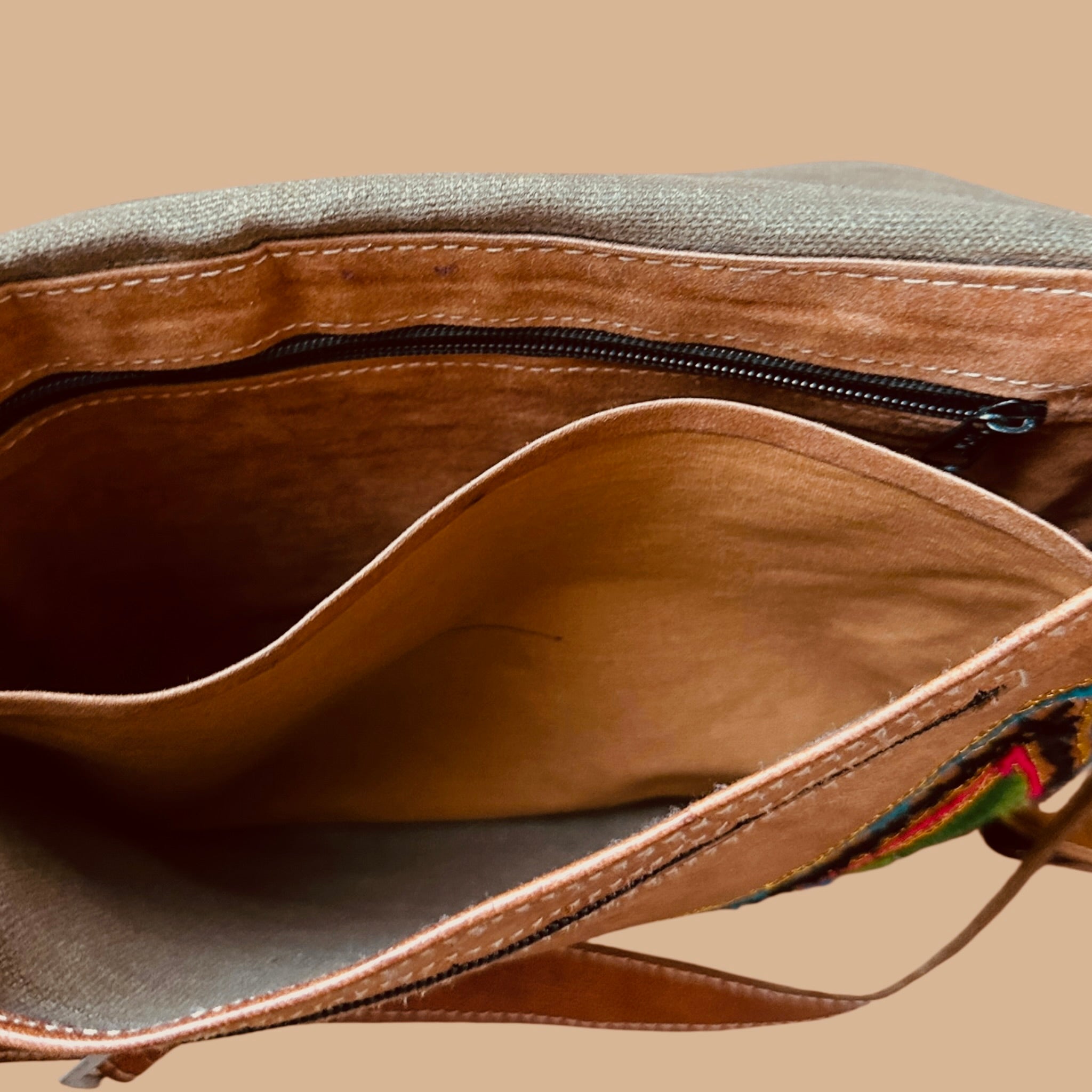 Vintage nahkalaukku Bloomy Moon