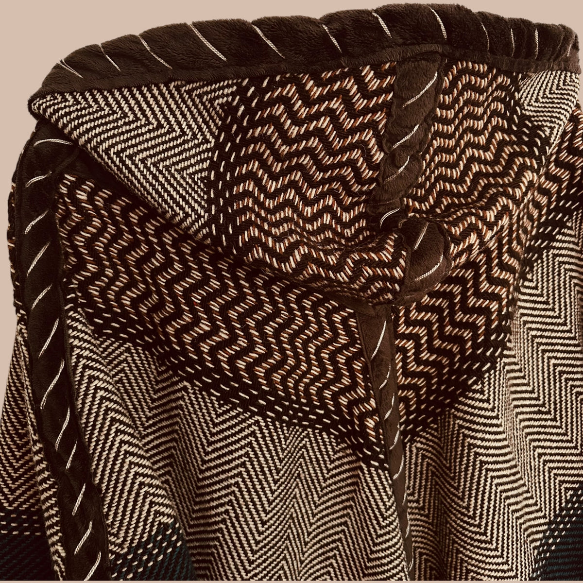 Hupullinen poncho