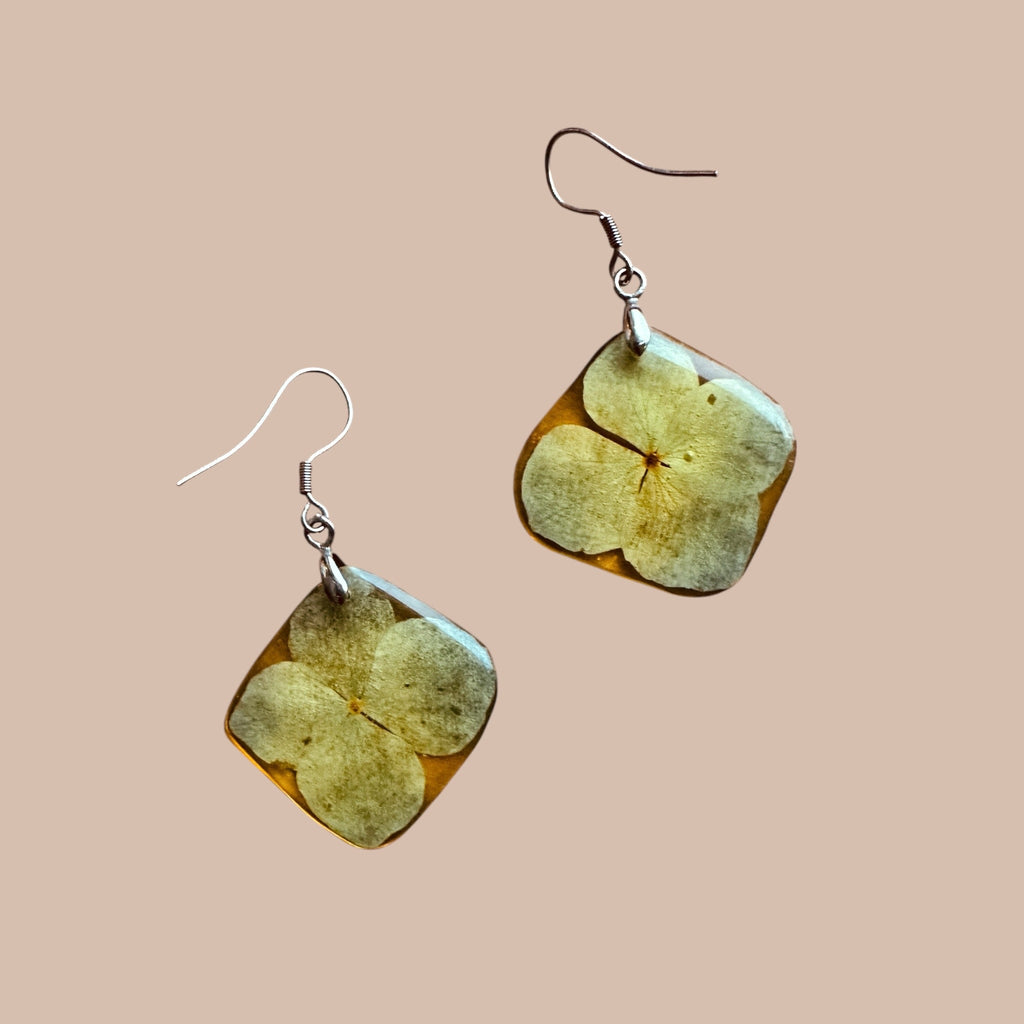 Handmade Kasvikorvakorut Bloomy Moon