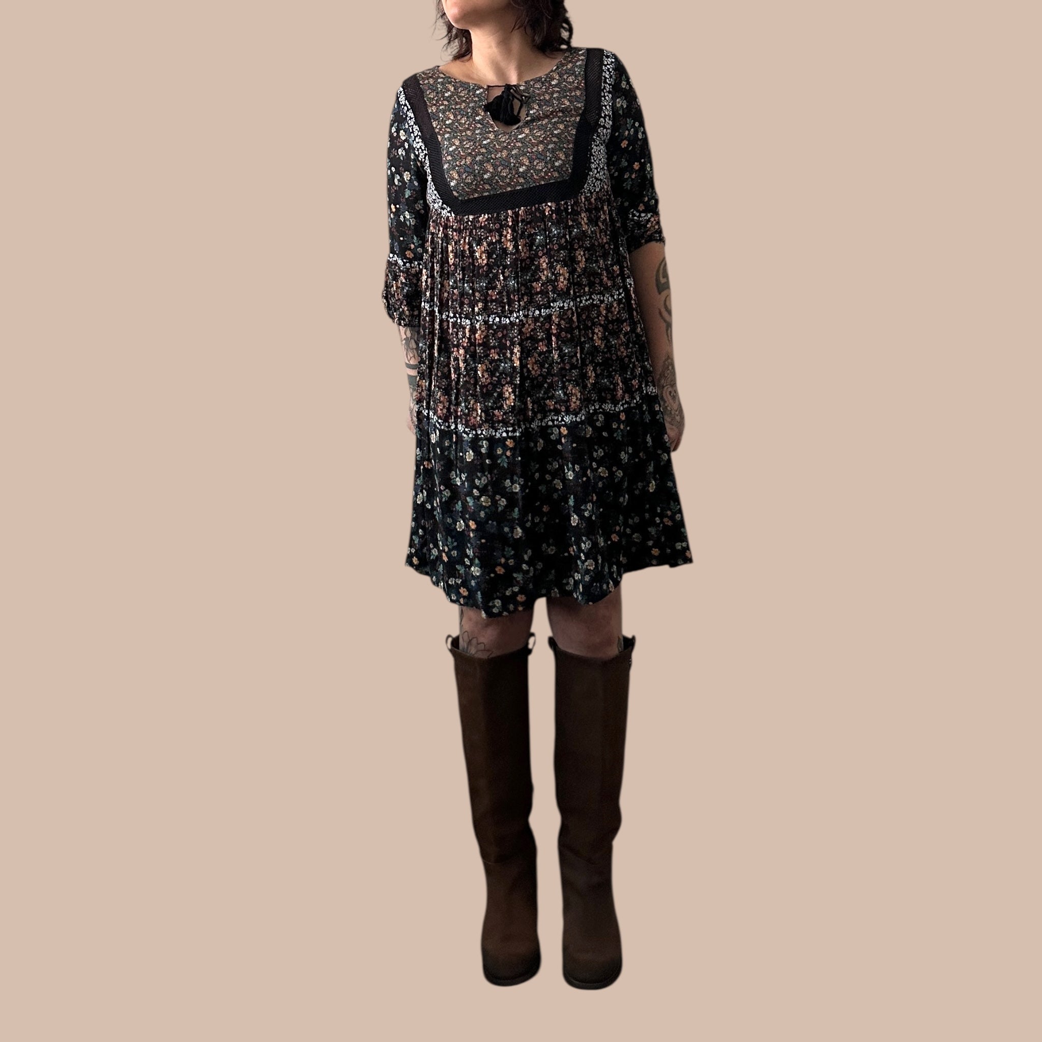 Pull&Bear viskoosimekko M Bloomy Moon