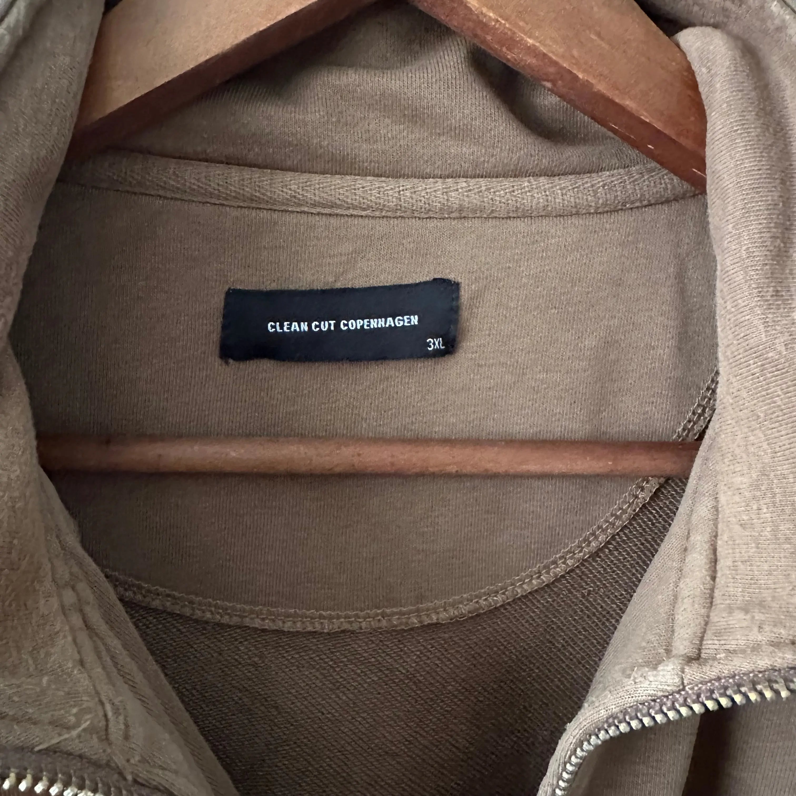 Clean cut Copenhagen collegepaita 3XL Bloomy Moon