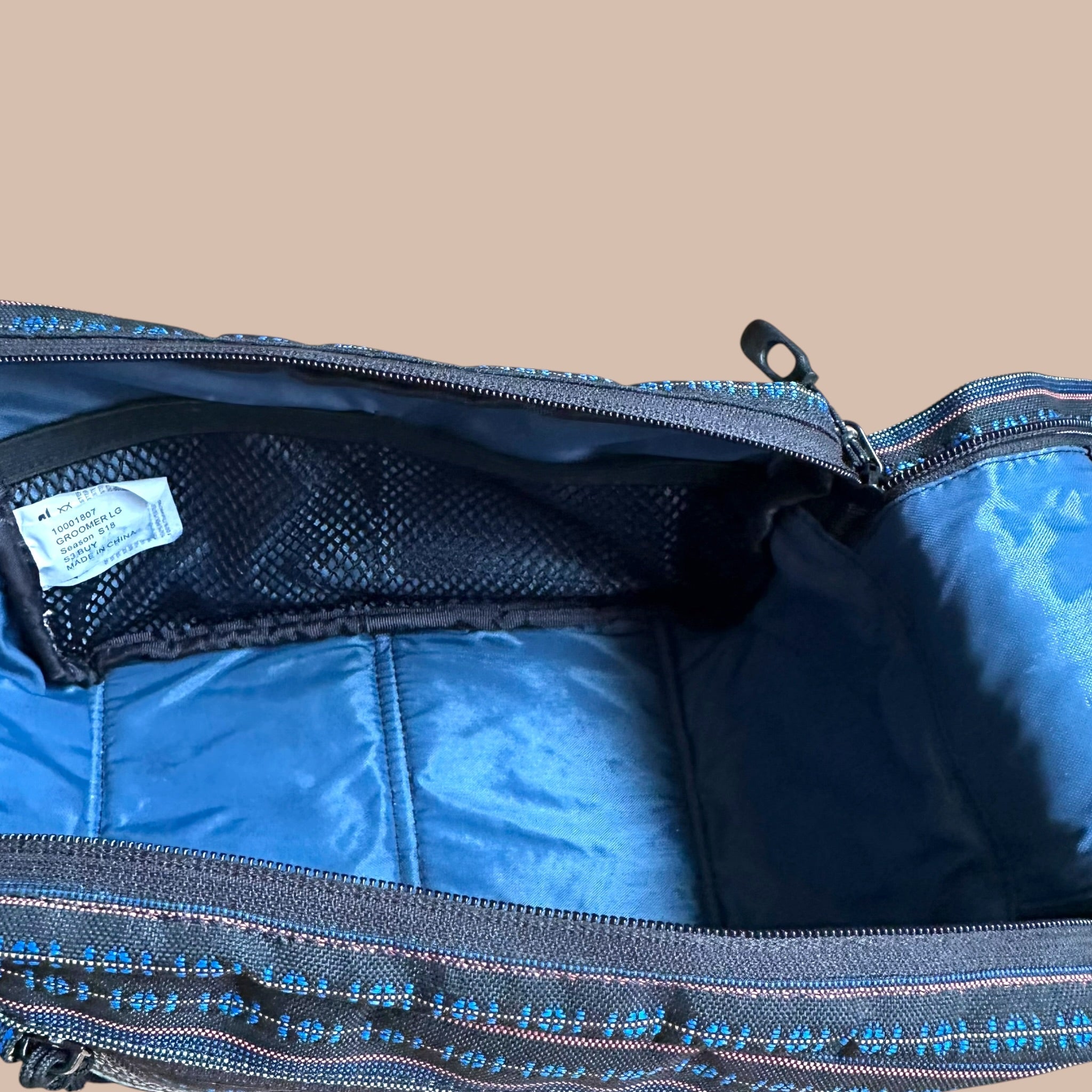 Dakine kosmetiikkalaukku Bloomy Moon