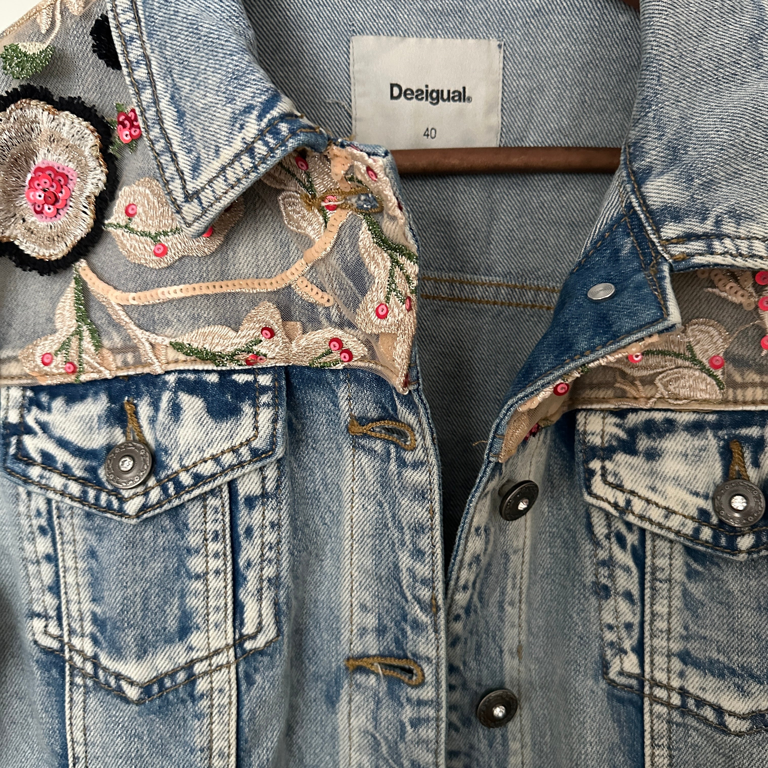 Desigual koristeellinen farkkutakki S-L Bloomy Moon