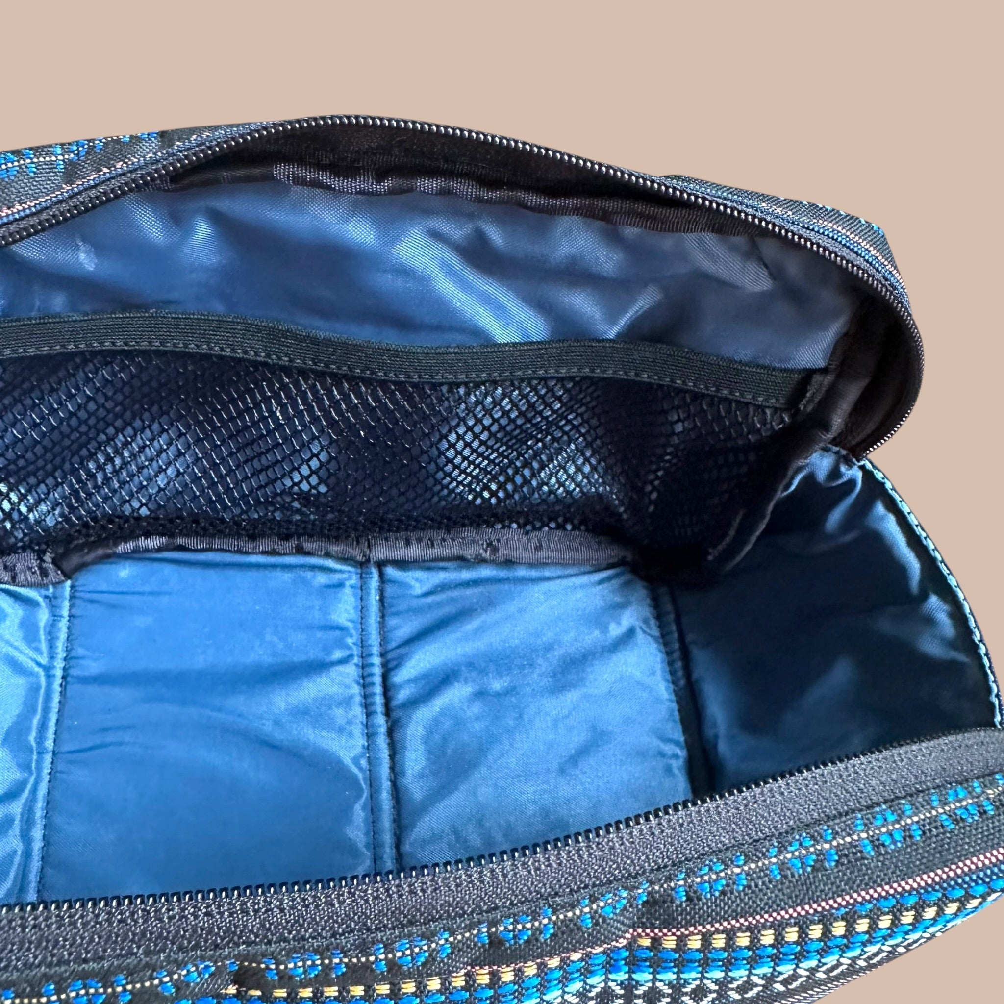 Dakine kosmetiikkalaukku Bloomy Moon