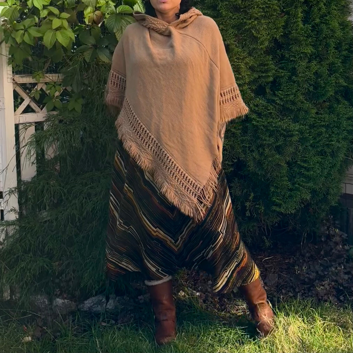 Hupullinen poncho
