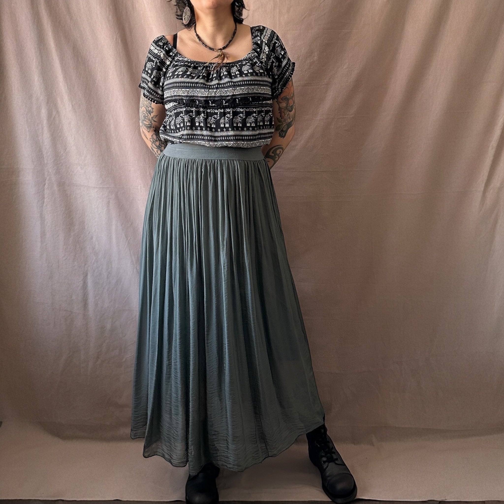 Silkkisekoite hame Bloomy Moon