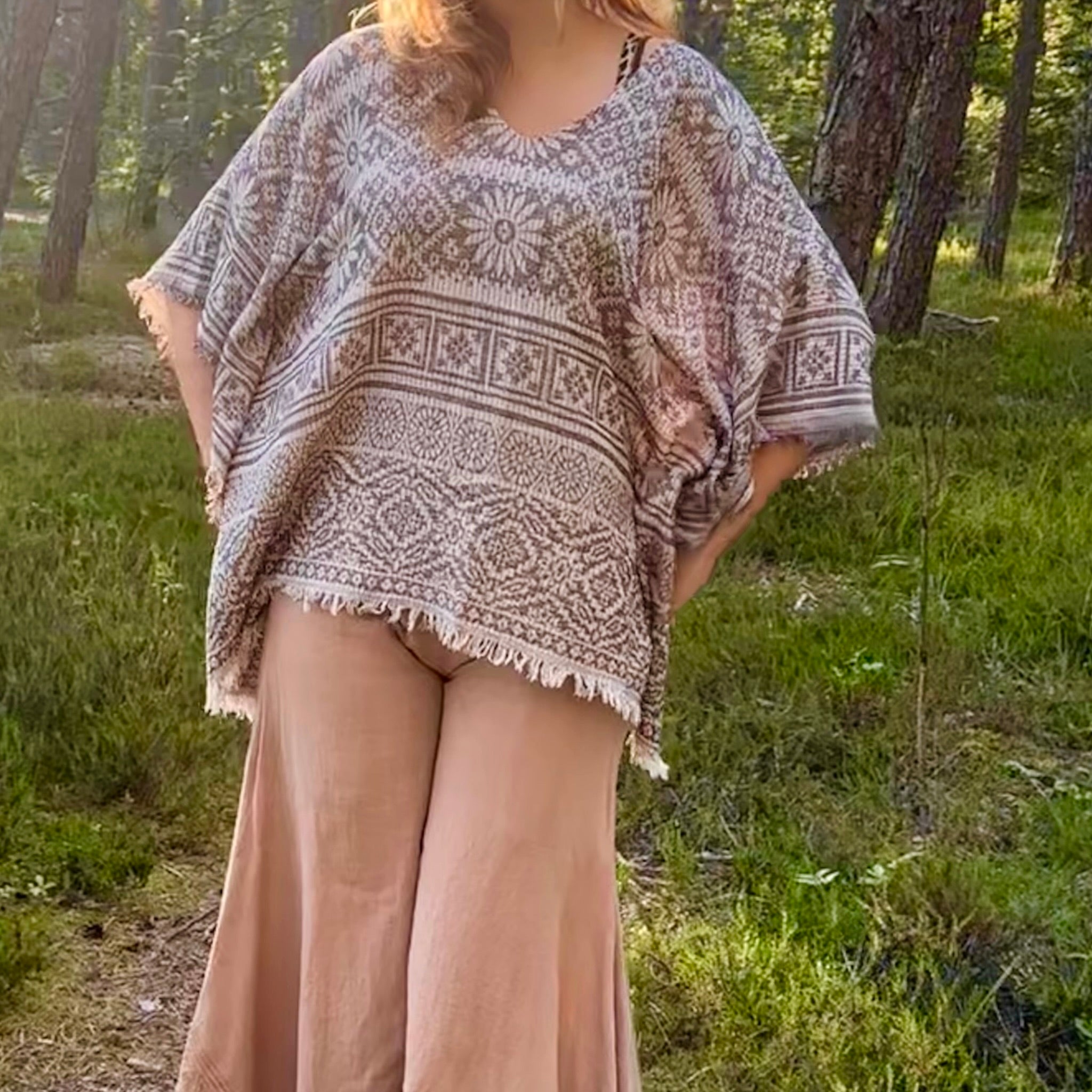 Cream poncho/paita (freesize)
