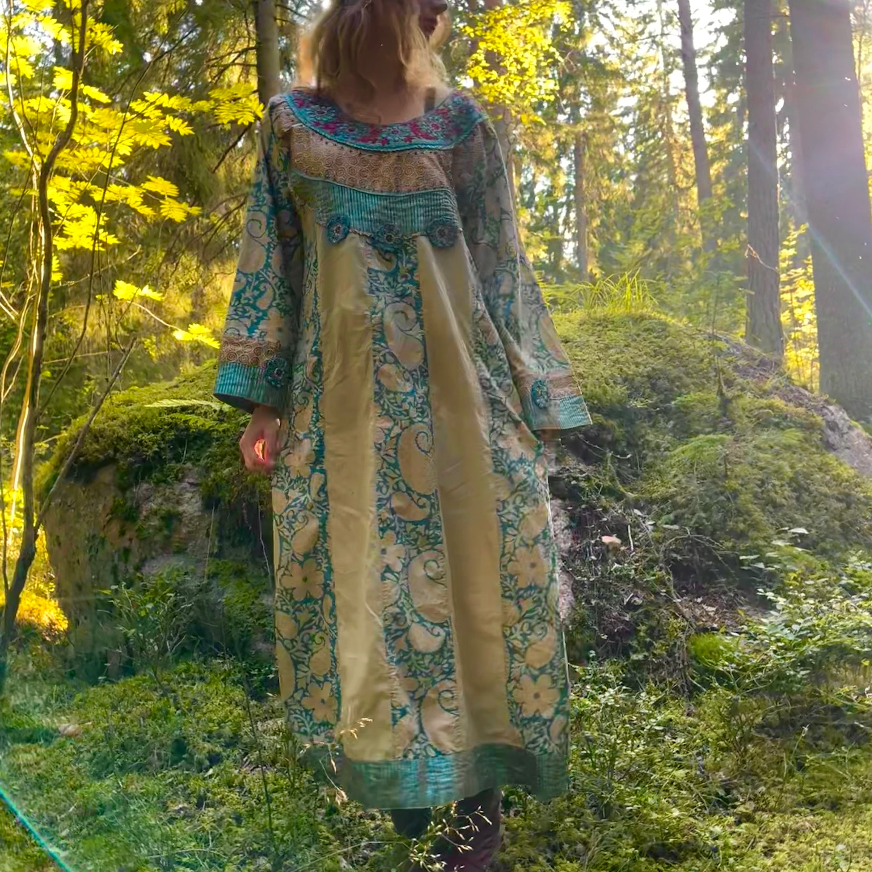 Intialainen mekko L Bloomy Moon