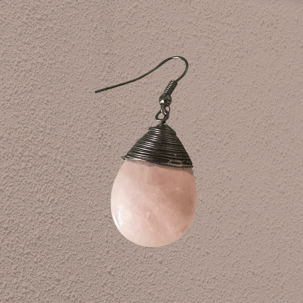 Ruusukvartsi korvikset Bloomy Moon