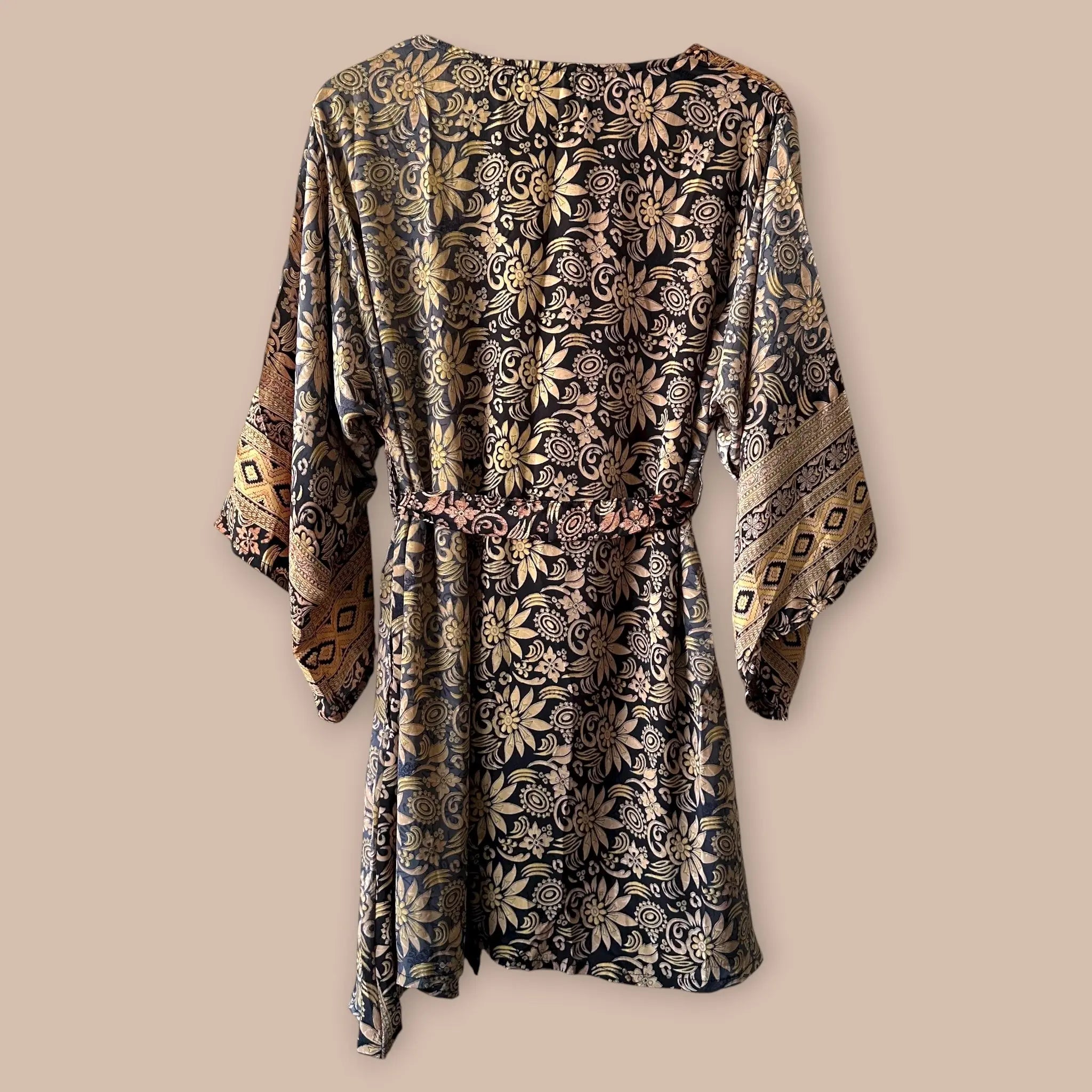 Skorpion Handicraft silkkikimono (Freesize) Bloomy Moon