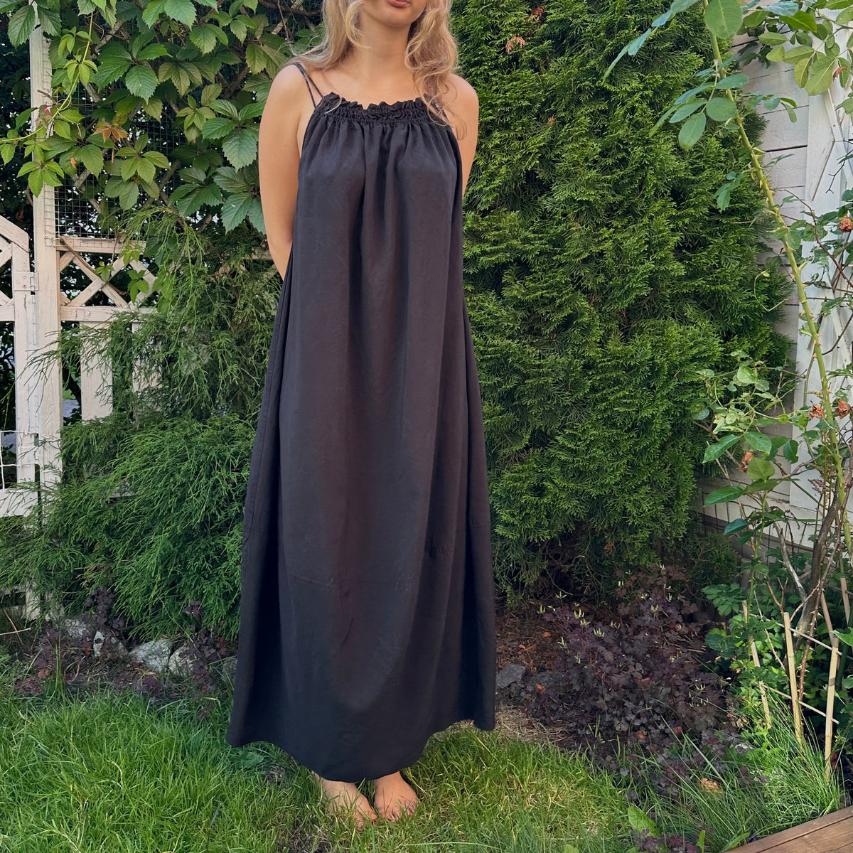 Pellavasekoite mekko Bloomy Moon
