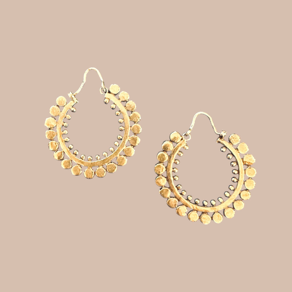 Kullanväriset korvikset Bloomy Moon