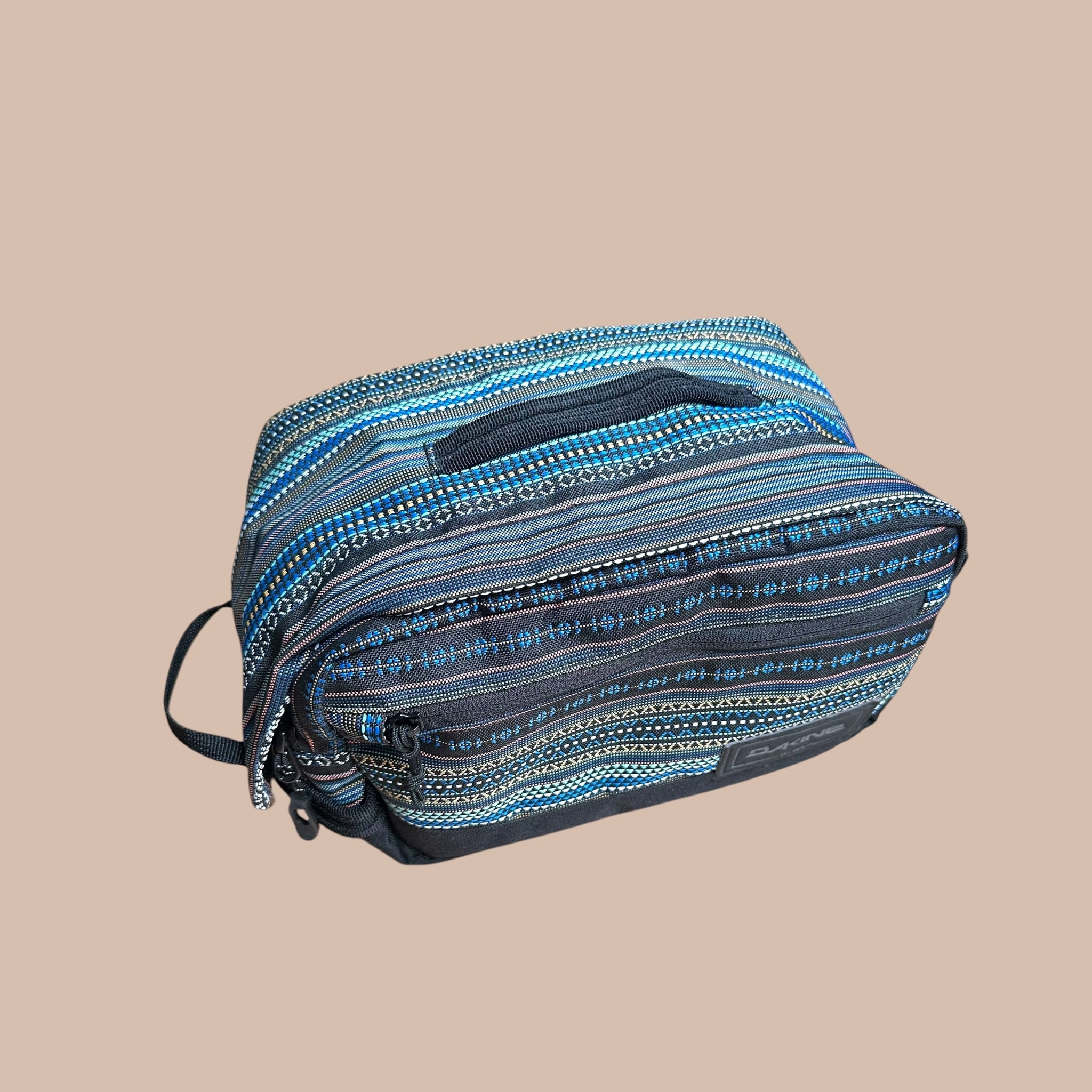 Dakine kosmetiikkalaukku Bloomy Moon