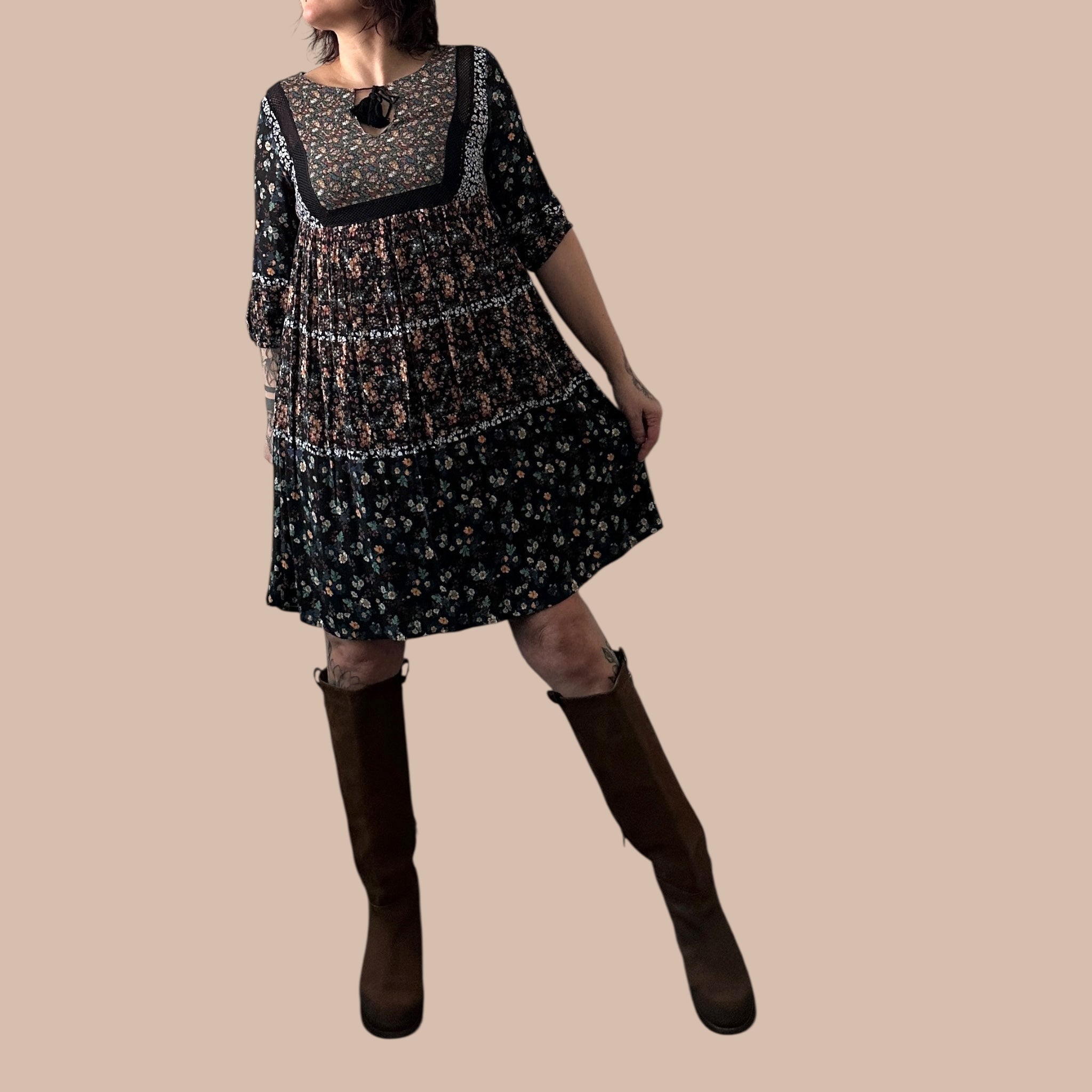 Pull&Bear viskoosimekko M Bloomy Moon