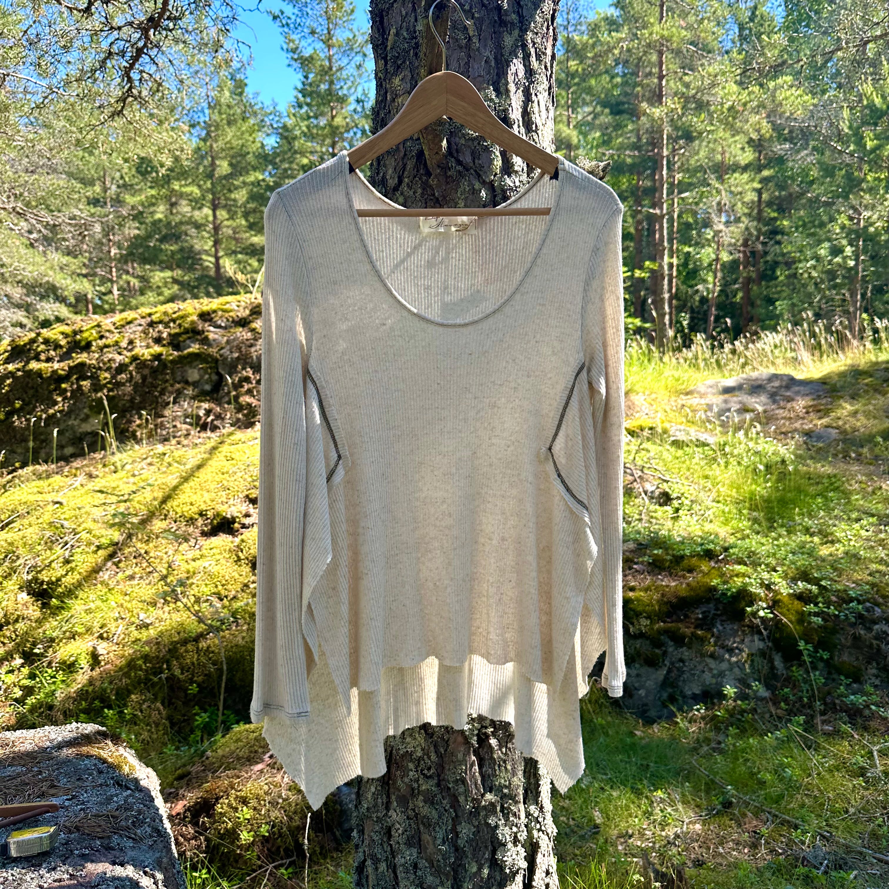 Epäsymmetrinen paita S-XXL