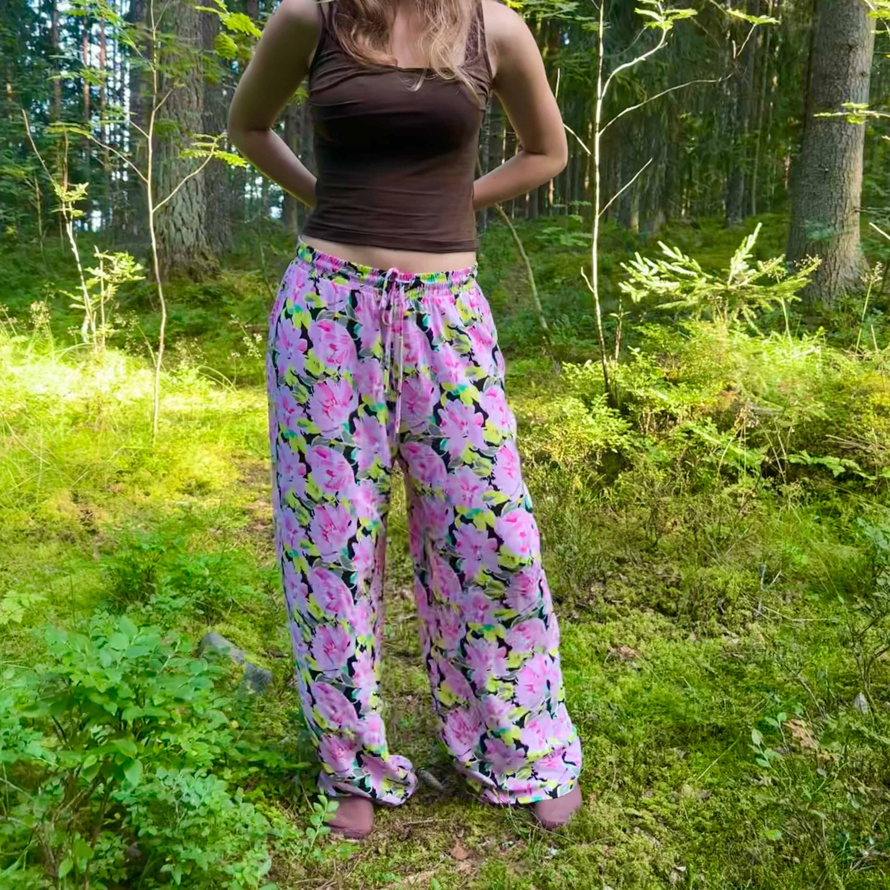 Pola kukkahousut XL Bloomy Moon