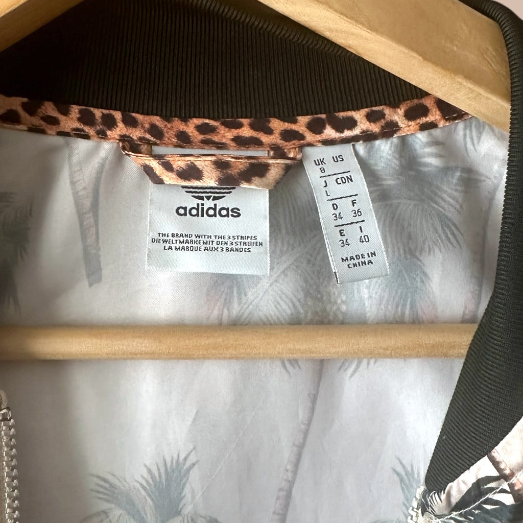 Adidas pitkä takki S Bloomy Moon