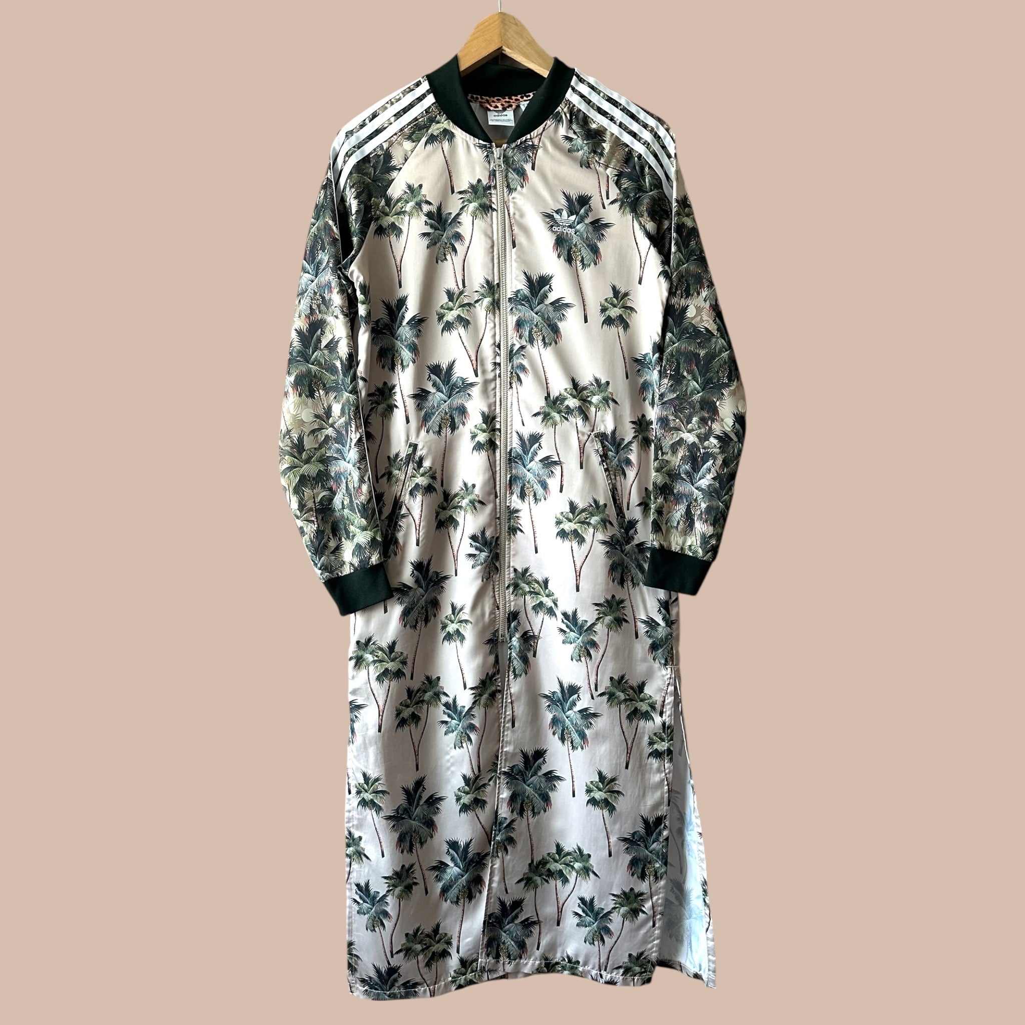 Adidas pitkä takki S Bloomy Moon