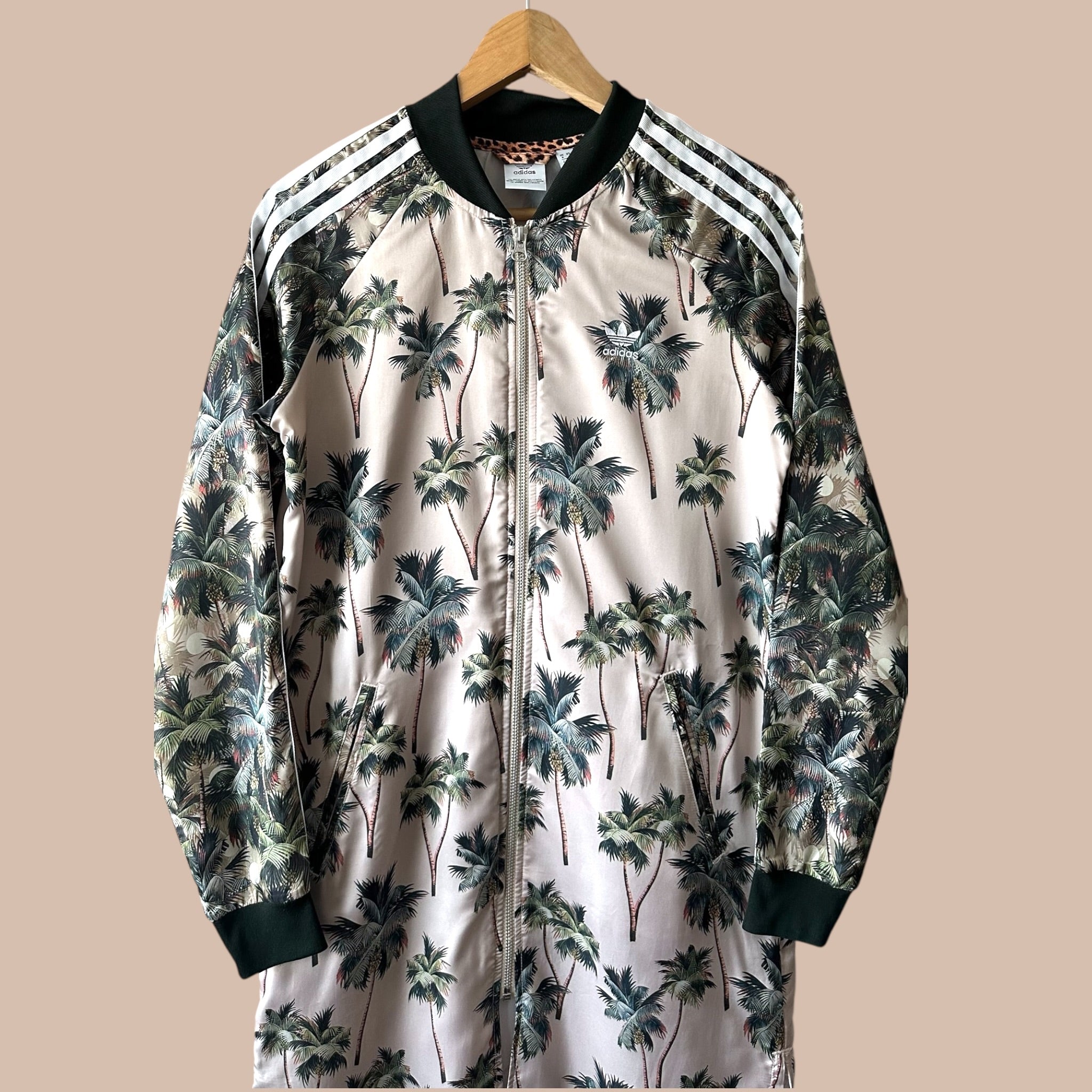 Adidas pitkä takki S Bloomy Moon