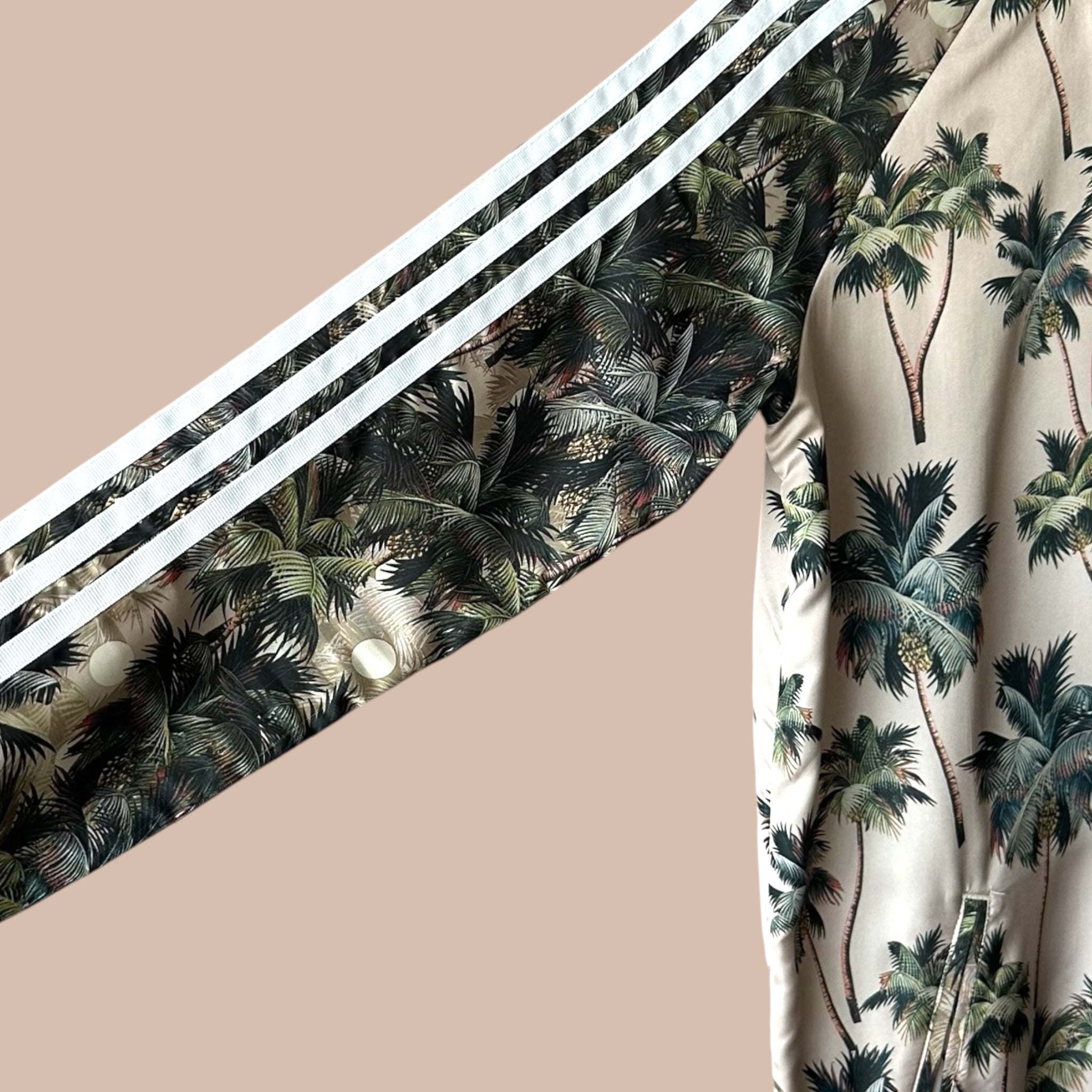 Adidas pitkä takki S Bloomy Moon