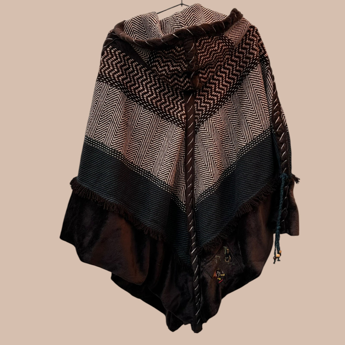 Hupullinen poncho