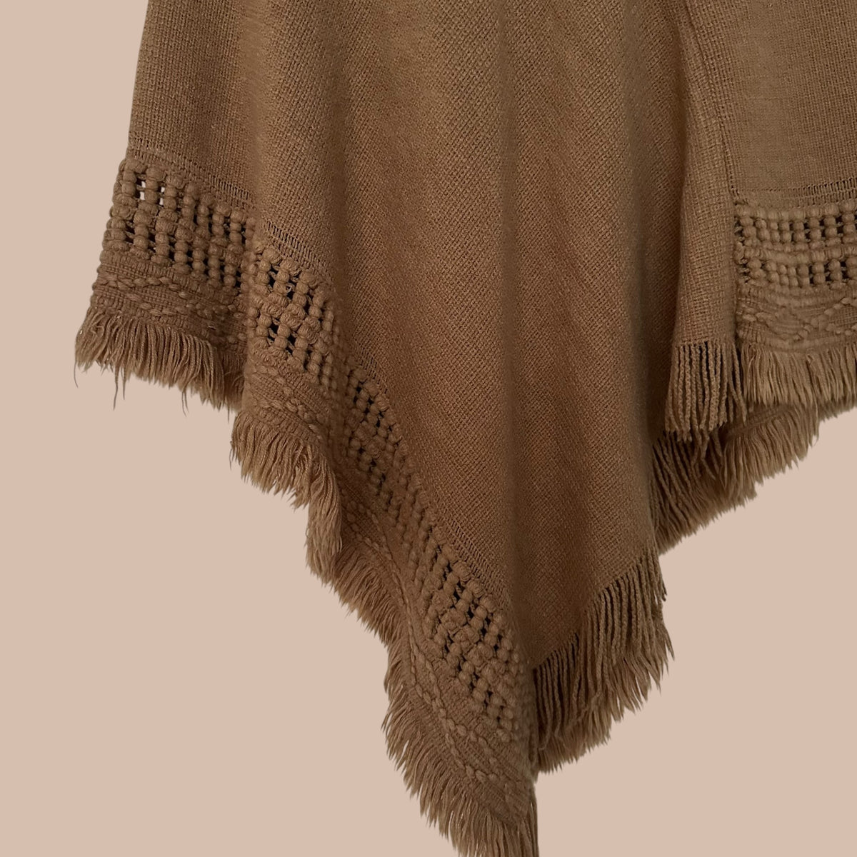 Hupullinen poncho