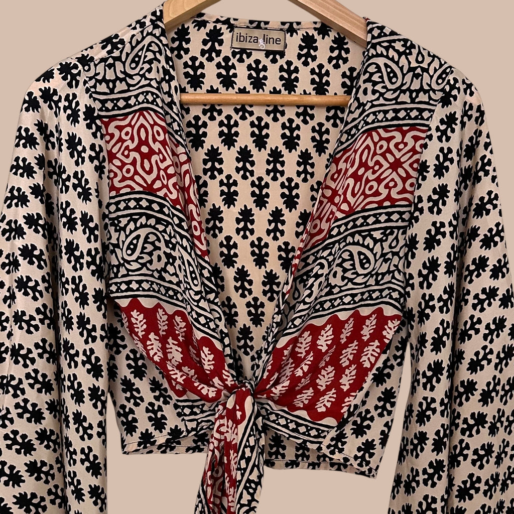 Kietasumallinen silkkipaita XS-L Bloomy Moon