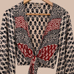 Kietasumallinen silkkipaita XS-L Bloomy Moon