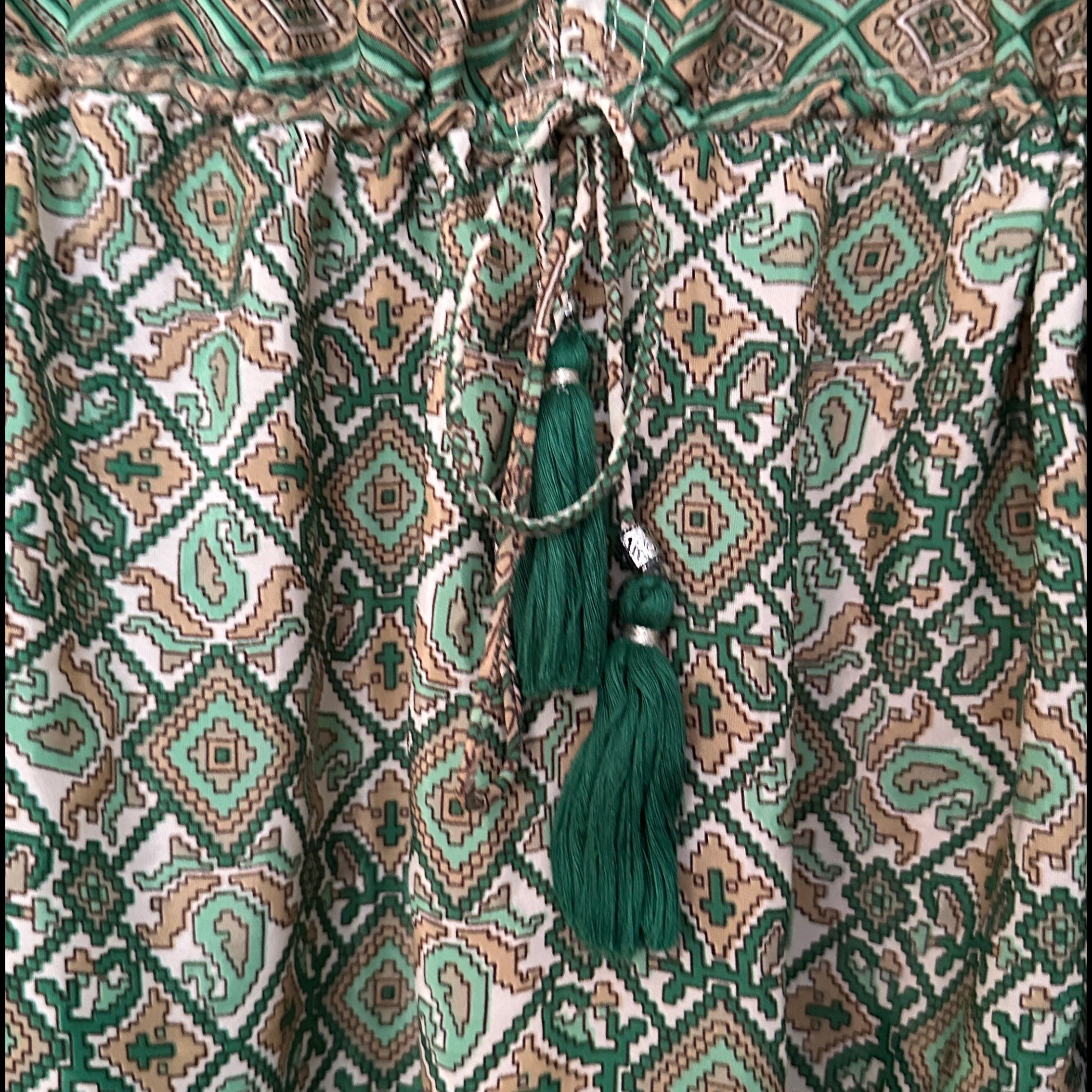 Vihreä silkkimekko S-XL Bloomy Moon