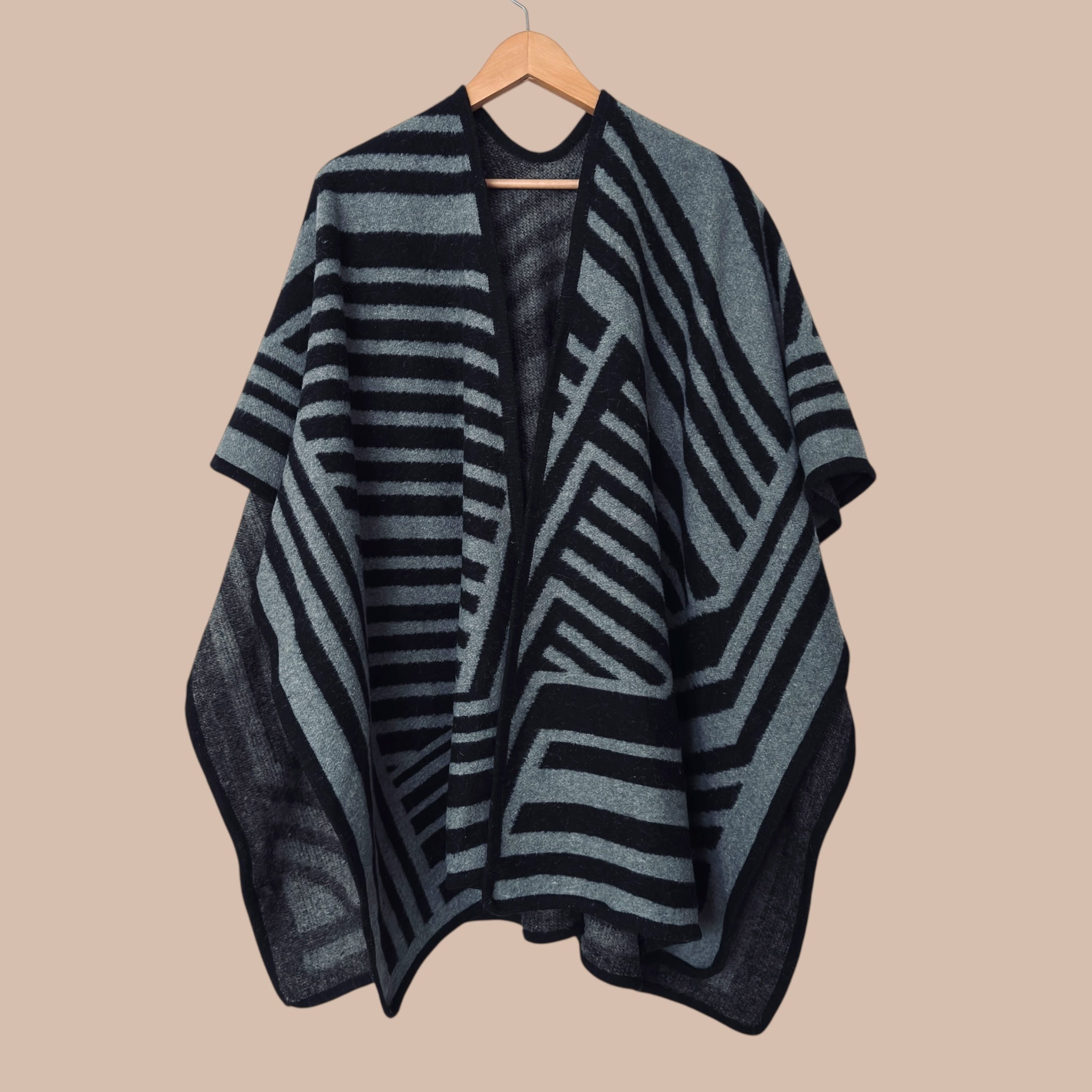 Villasekoite poncho